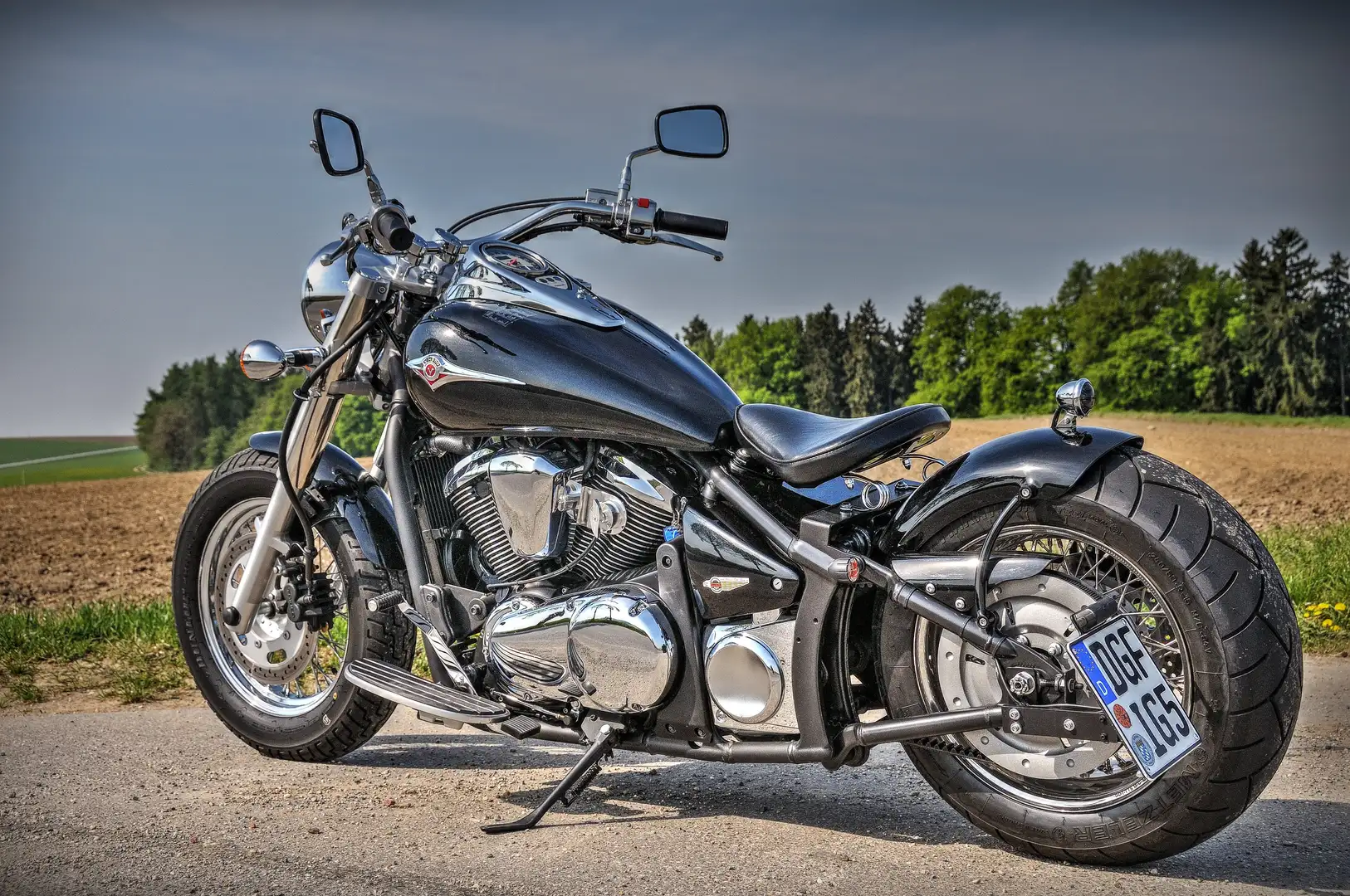 Kawasaki VN 900 Bobber Negro - 2