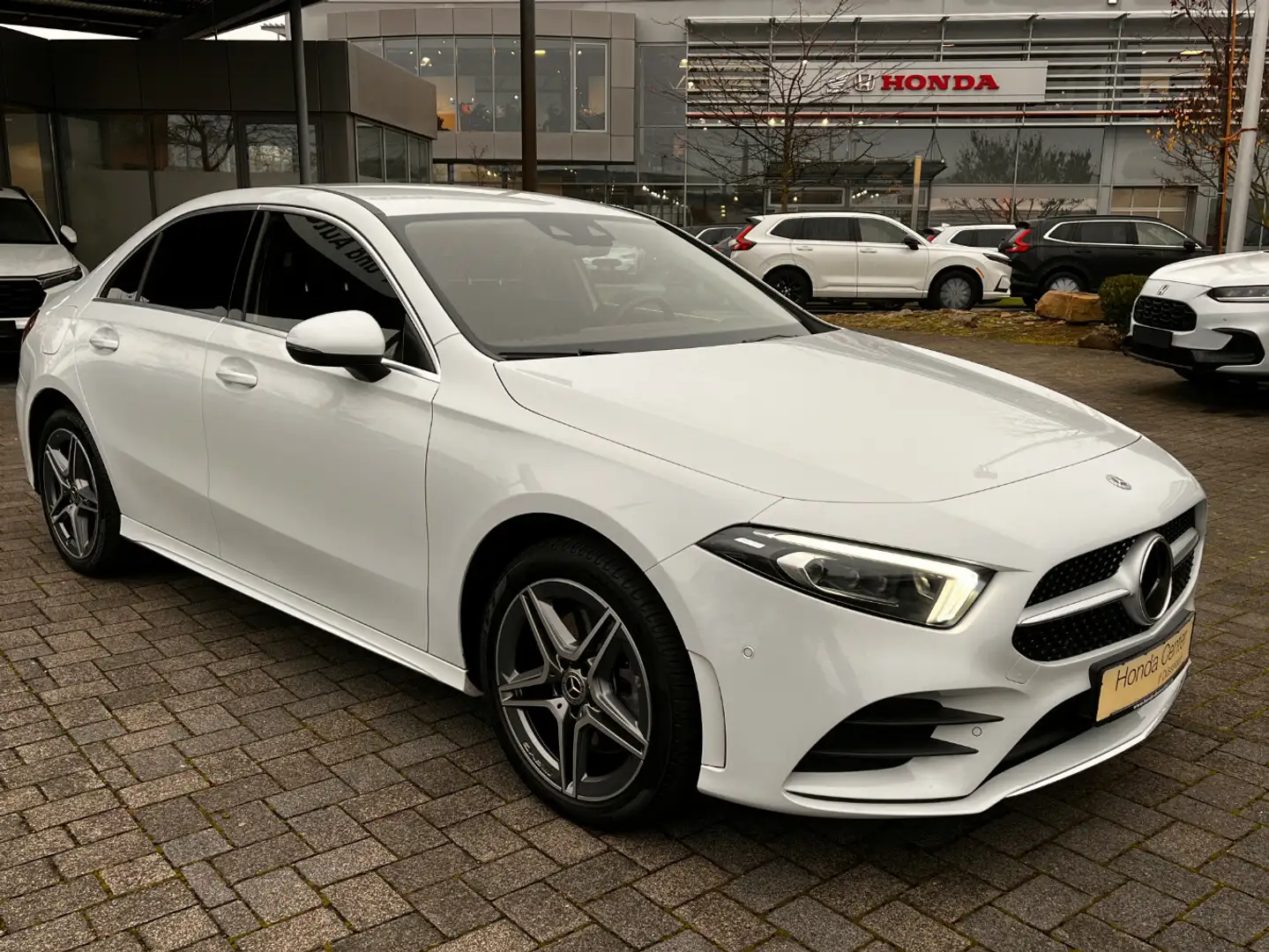 Mercedes-Benz A 250 e AMG Line|Leder|AHK Blanc - 1