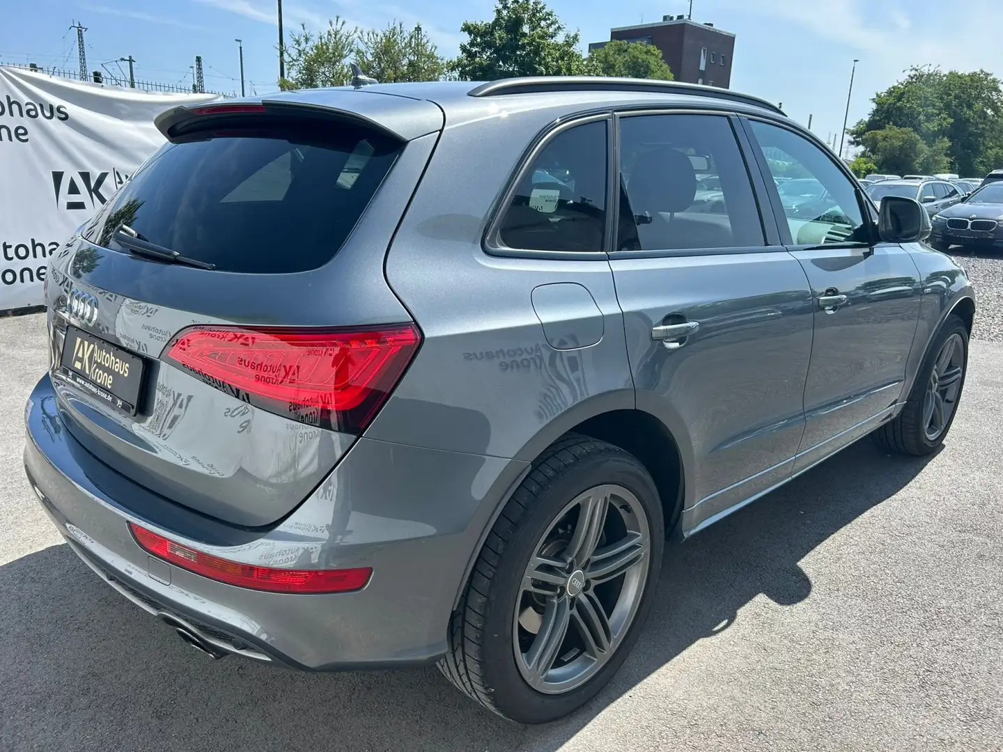 Audi Q5 3.0 TFSI S-LINE quattro S-LINE SPORT PLUS* NAVI*SH Grau - 2