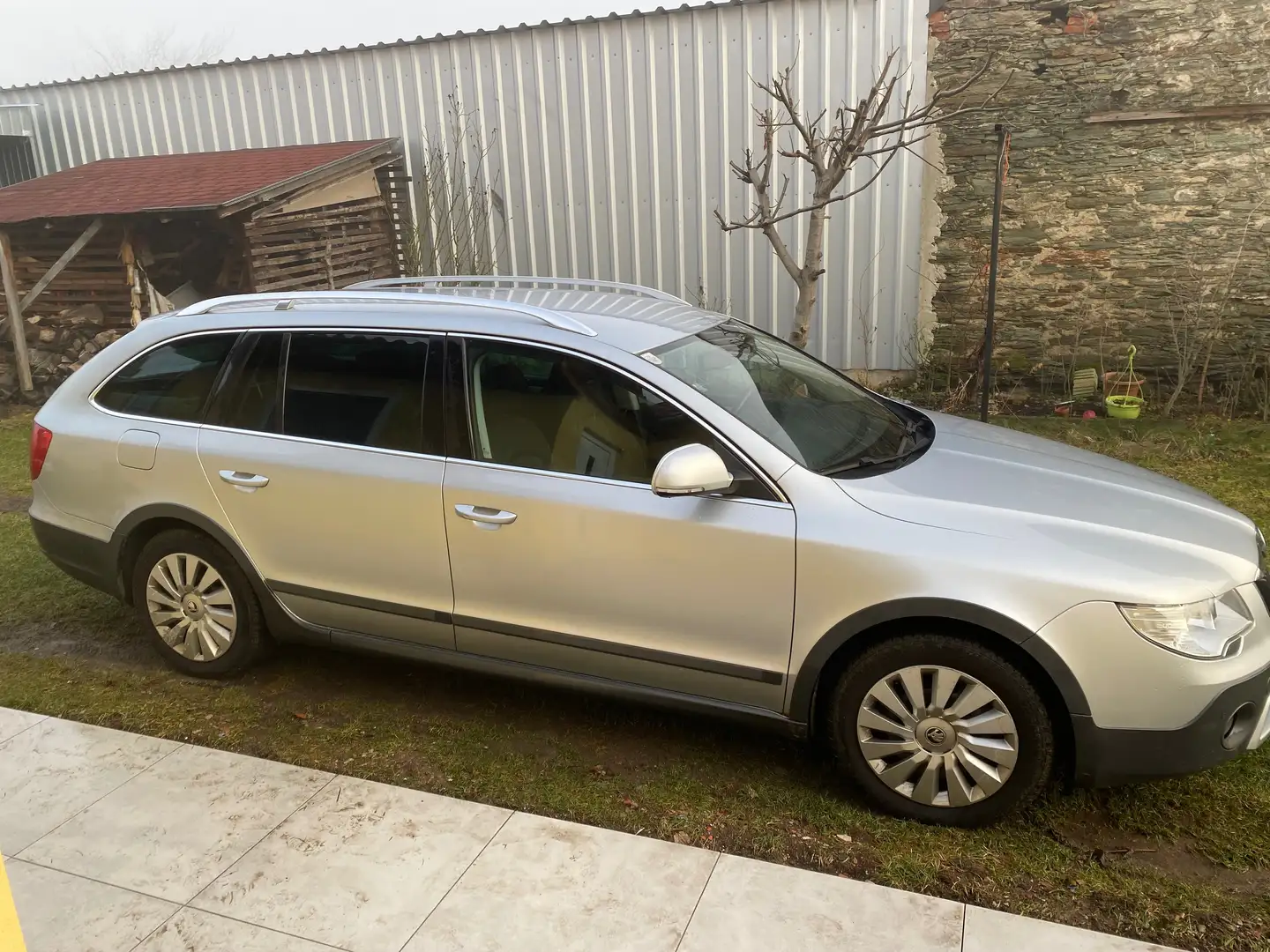 Skoda Superb Superb Combi 4x4 Elegance 2,0 TDI CR DPF DSG Silber - 2