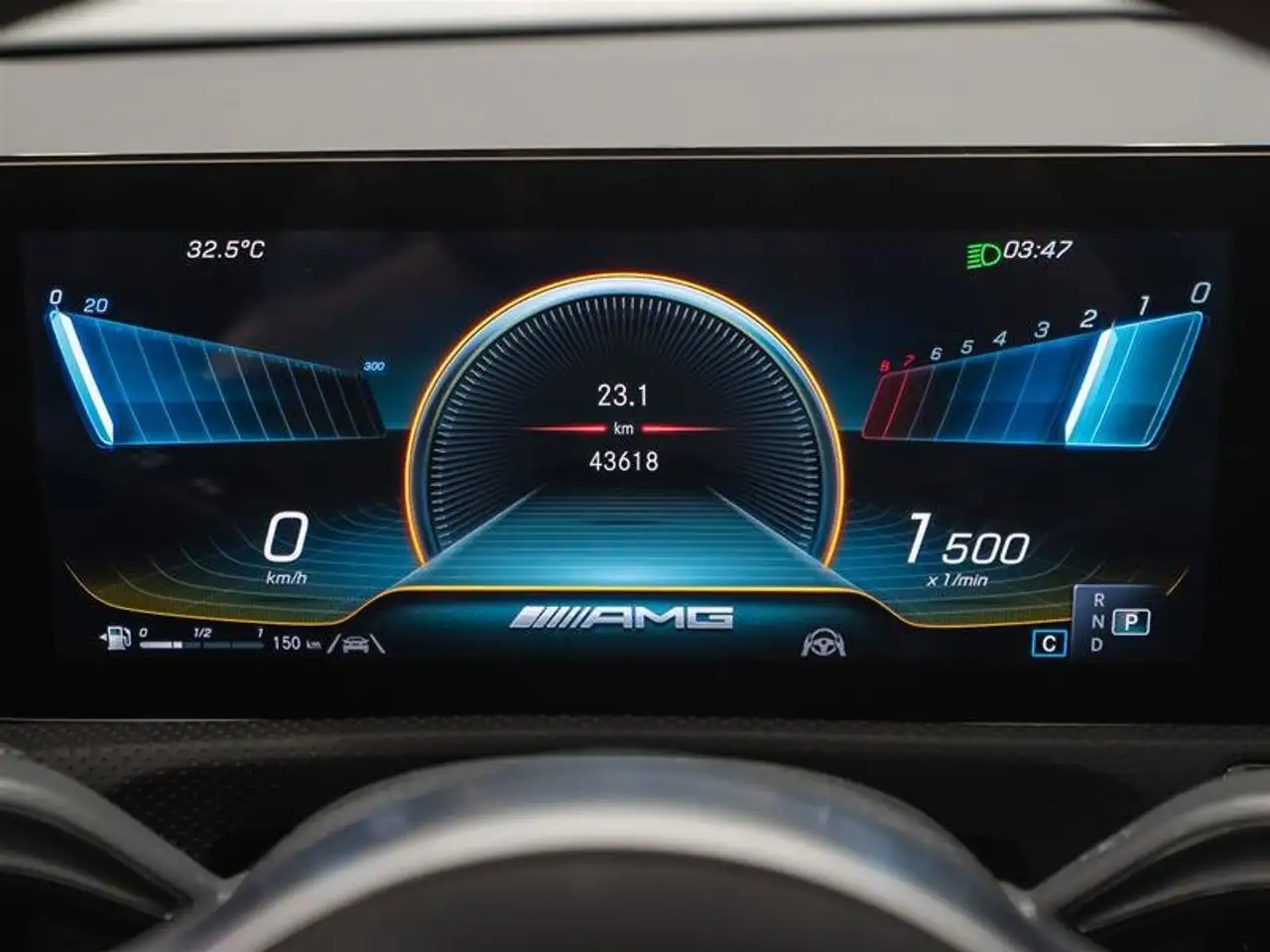 Mercedes-Benz CLA снимка Mercedes-Benz CLA
