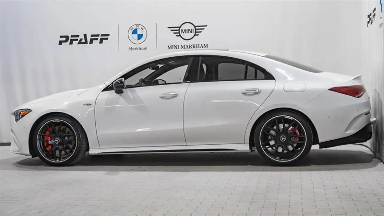 Mercedes-Benz CLA снимка Mercedes-Benz CLA