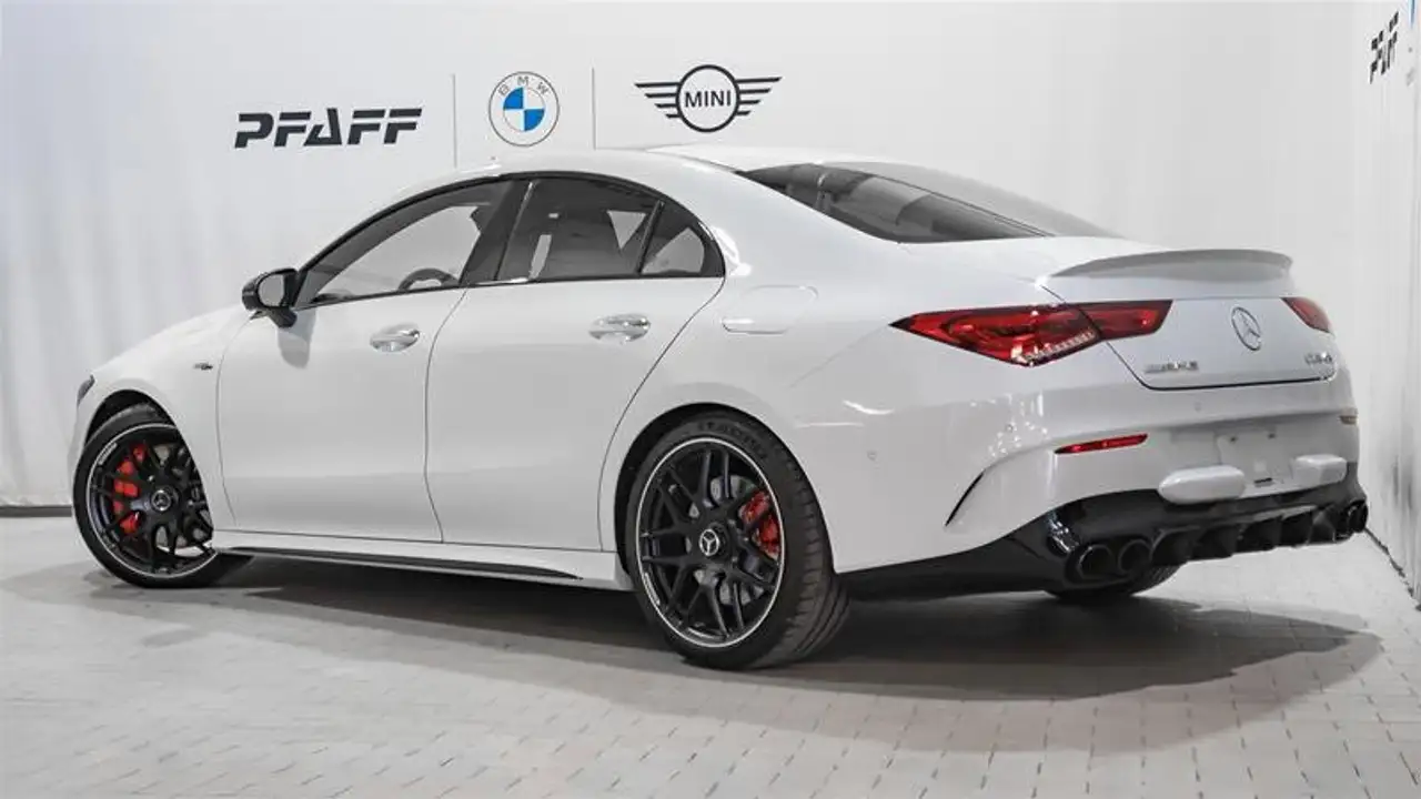 Mercedes-Benz CLA снимка Mercedes-Benz CLA