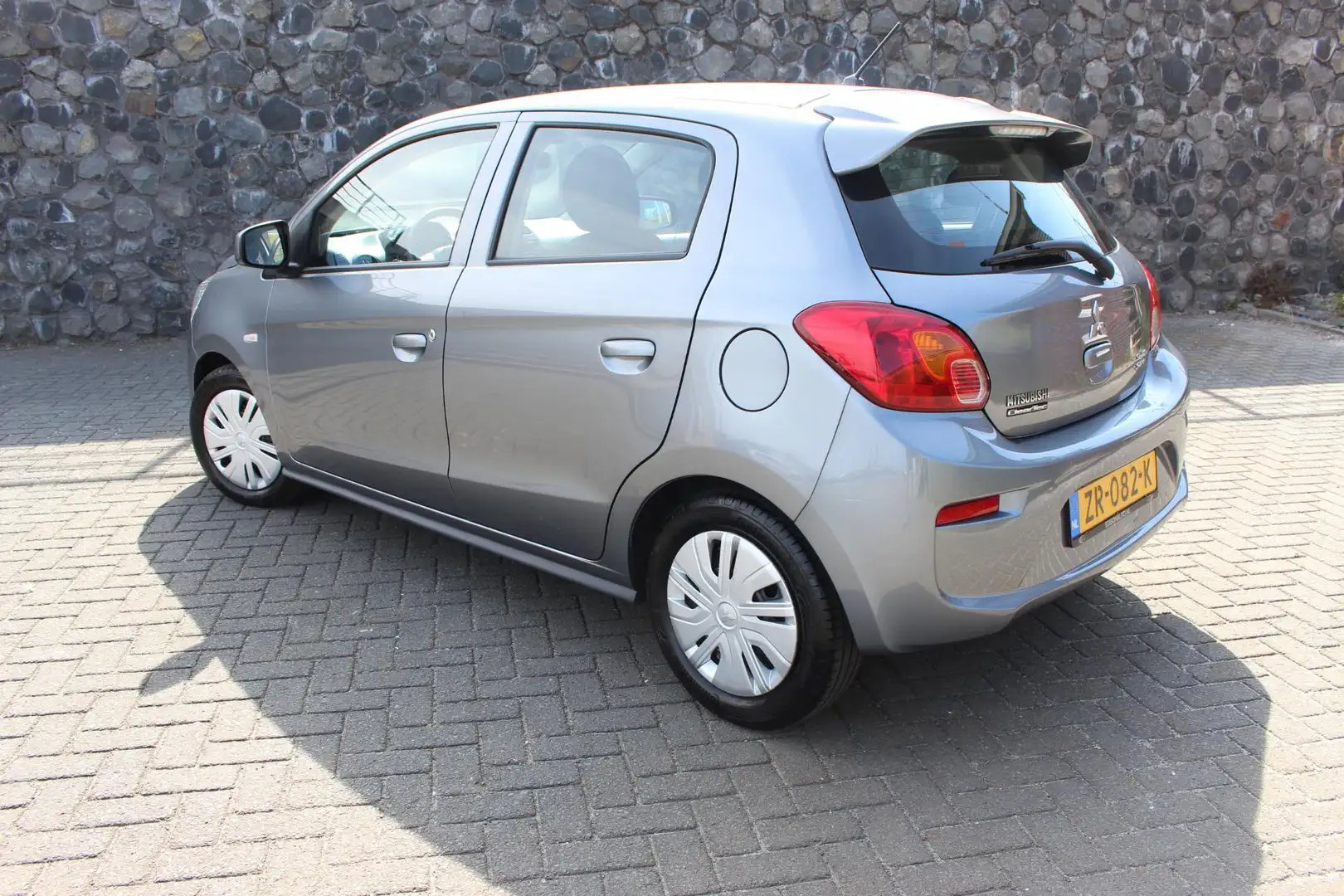 Mitsubishi Space Star 1.0 Cool+ 1e eigenaar, airco, a spoiler Grijs - 2