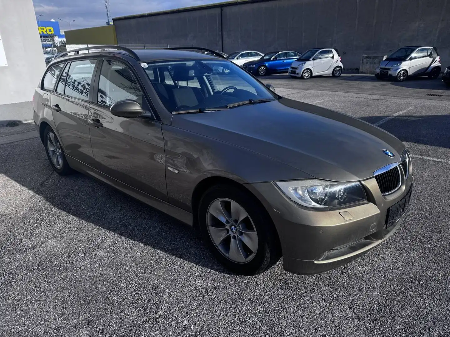 BMW 318 318i E91 Braun - 2