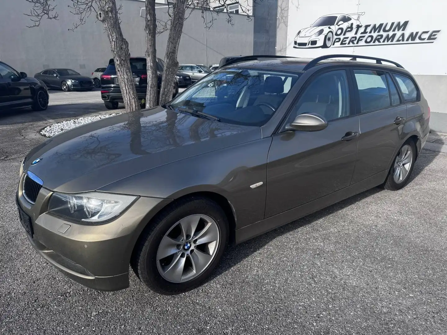 BMW 318 318i E91 Braun - 1
