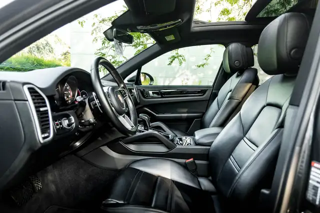 Porsche Cayenne view 5