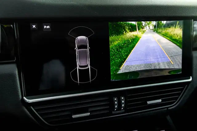Porsche Cayenne view 12