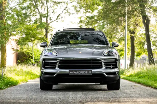Porsche Cayenne view 2