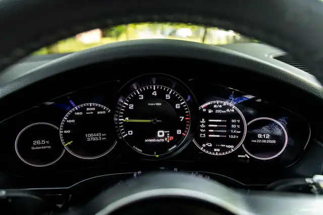 Porsche Cayenne view 17
