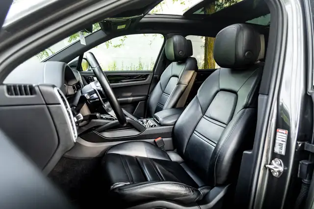 Porsche Cayenne view 6
