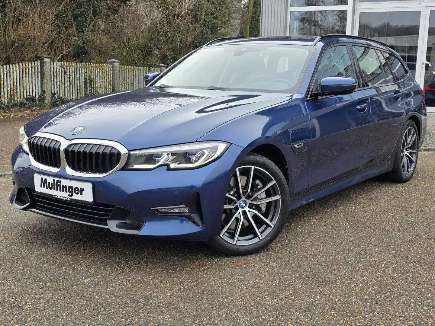 BMW 330 e T.Sport HUD Laser Kamera HiFi PanDach KomfZ Blauw - 2