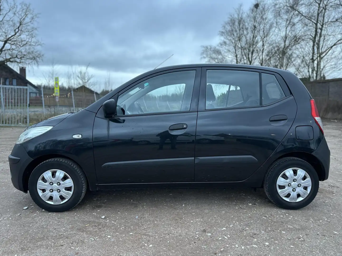 Hyundai i10 1.1 Pure LAAG KM ZUINIG APK TOT 18-02-2027 Schwarz - 2
