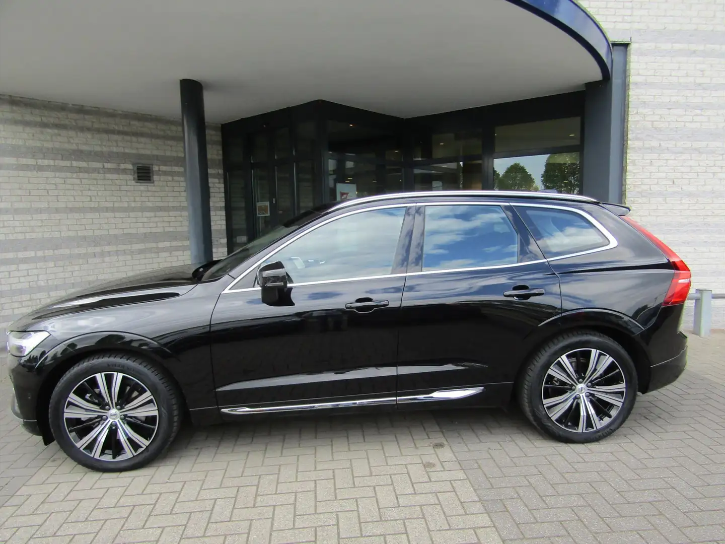 Volvo XC60 B5 250pk GT Mild Hybrid Ultimate Bright | Bower & Zwart - 2