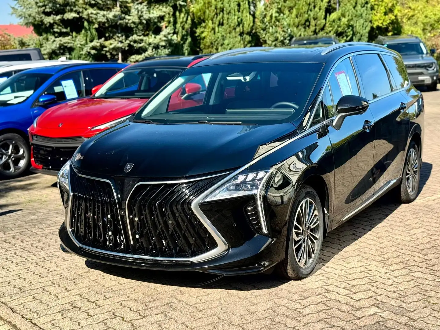 DFSK Forthing 4 U Tour Noble neueste Ausführung Schwarz - 1