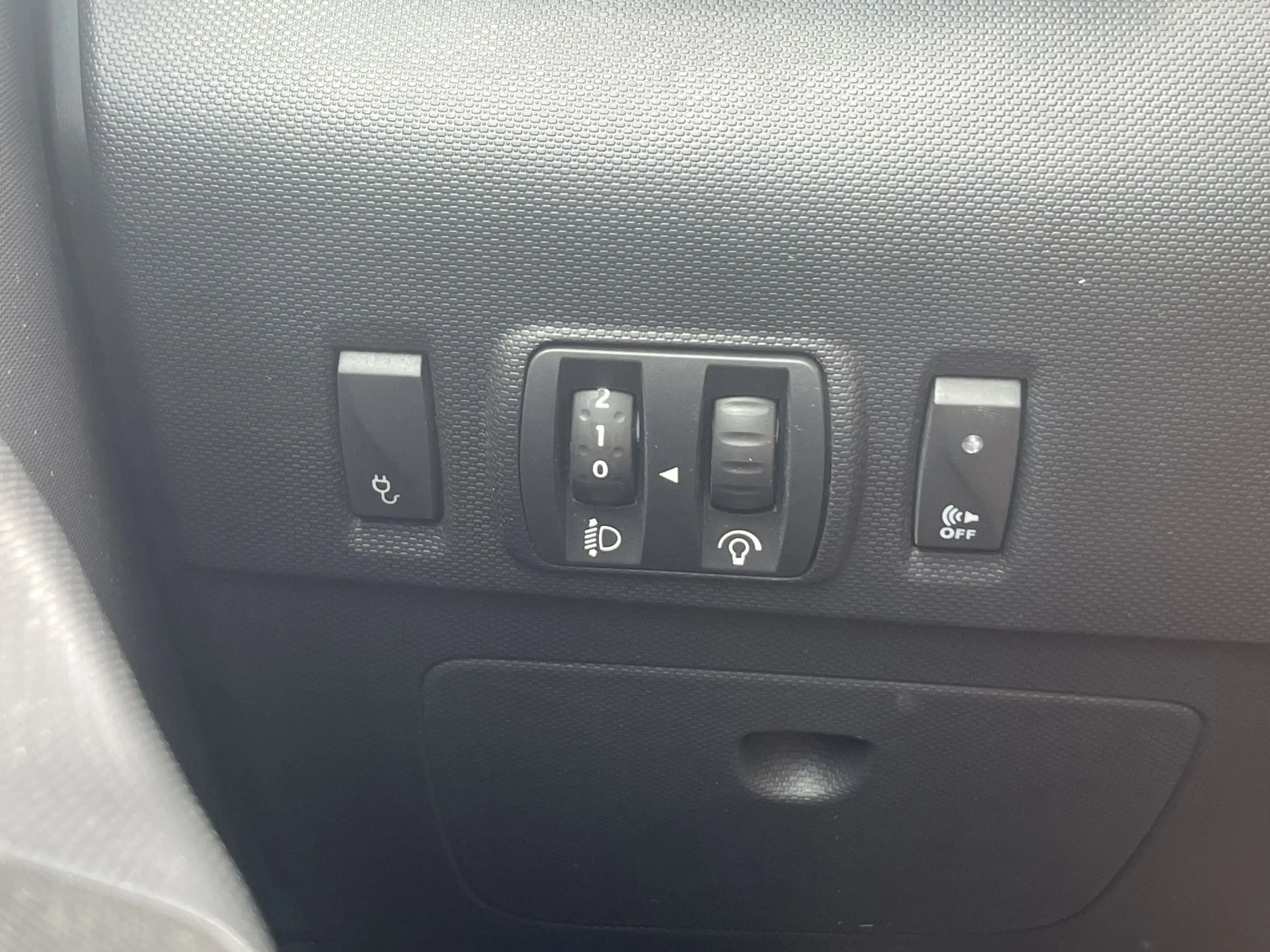 Renault ZOE Limited 41kWh | EIGENTUMSBATTERIE | NAVI | KEYLESS — photo 24