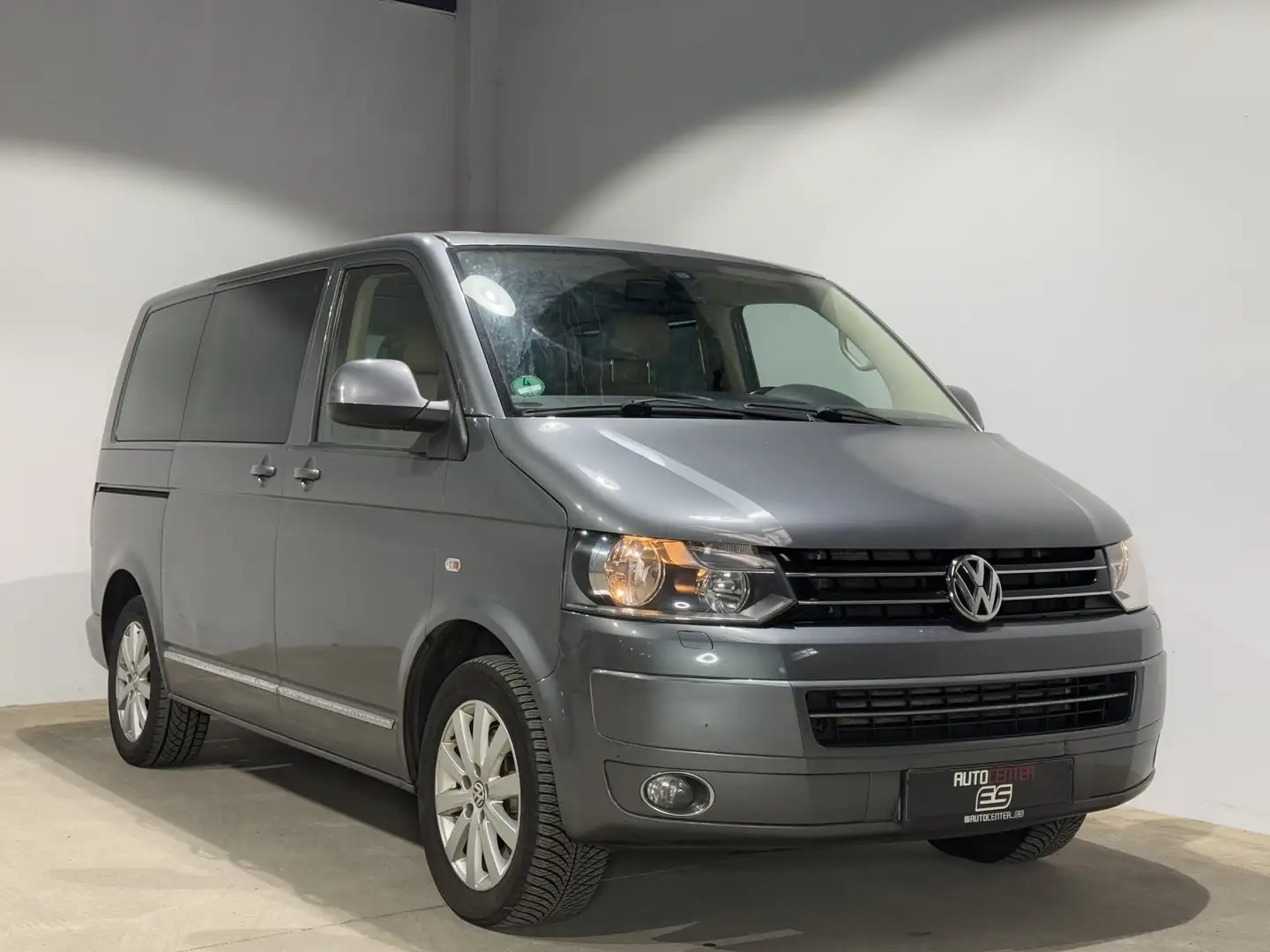 Volkswagen T5 2.0 TDI Multivan Highline DSG Šedá - 1