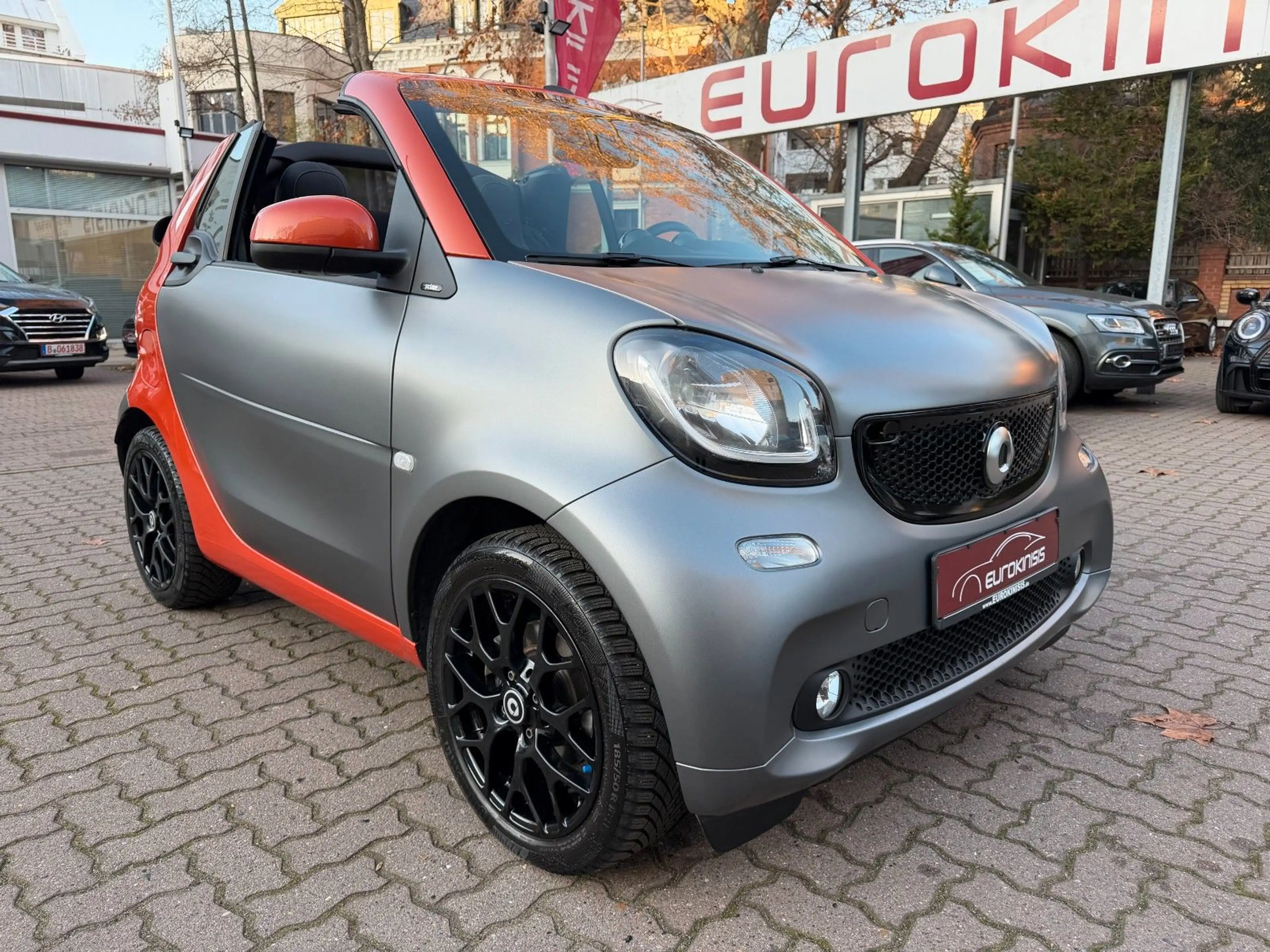 smart forTwo fortwo cabrio 66kW DCT prime SPORT*NAVI*SHZ*KAM* — photo 9