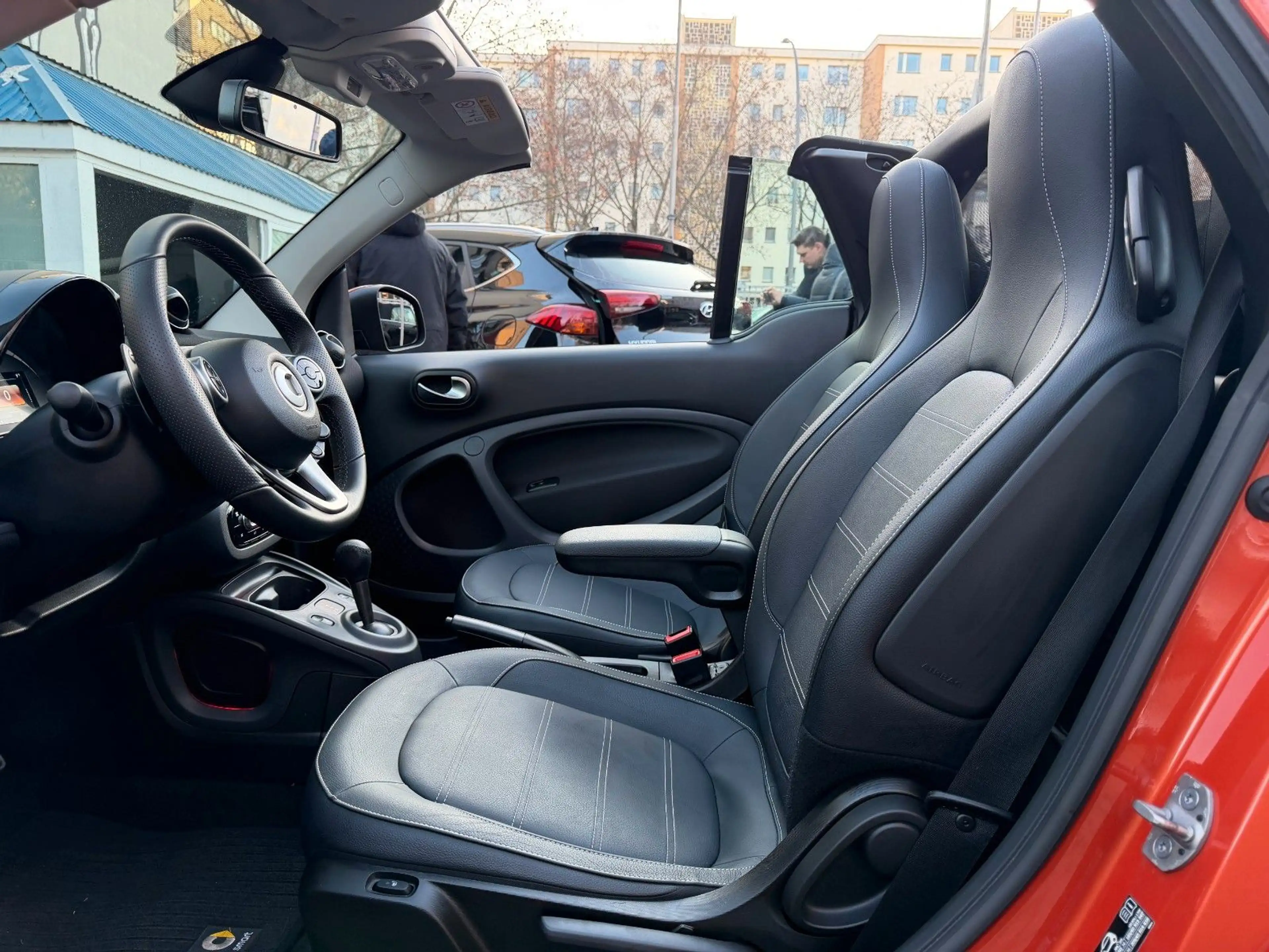 smart forTwo fortwo cabrio 66kW DCT prime SPORT*NAVI*SHZ*KAM* — photo 11