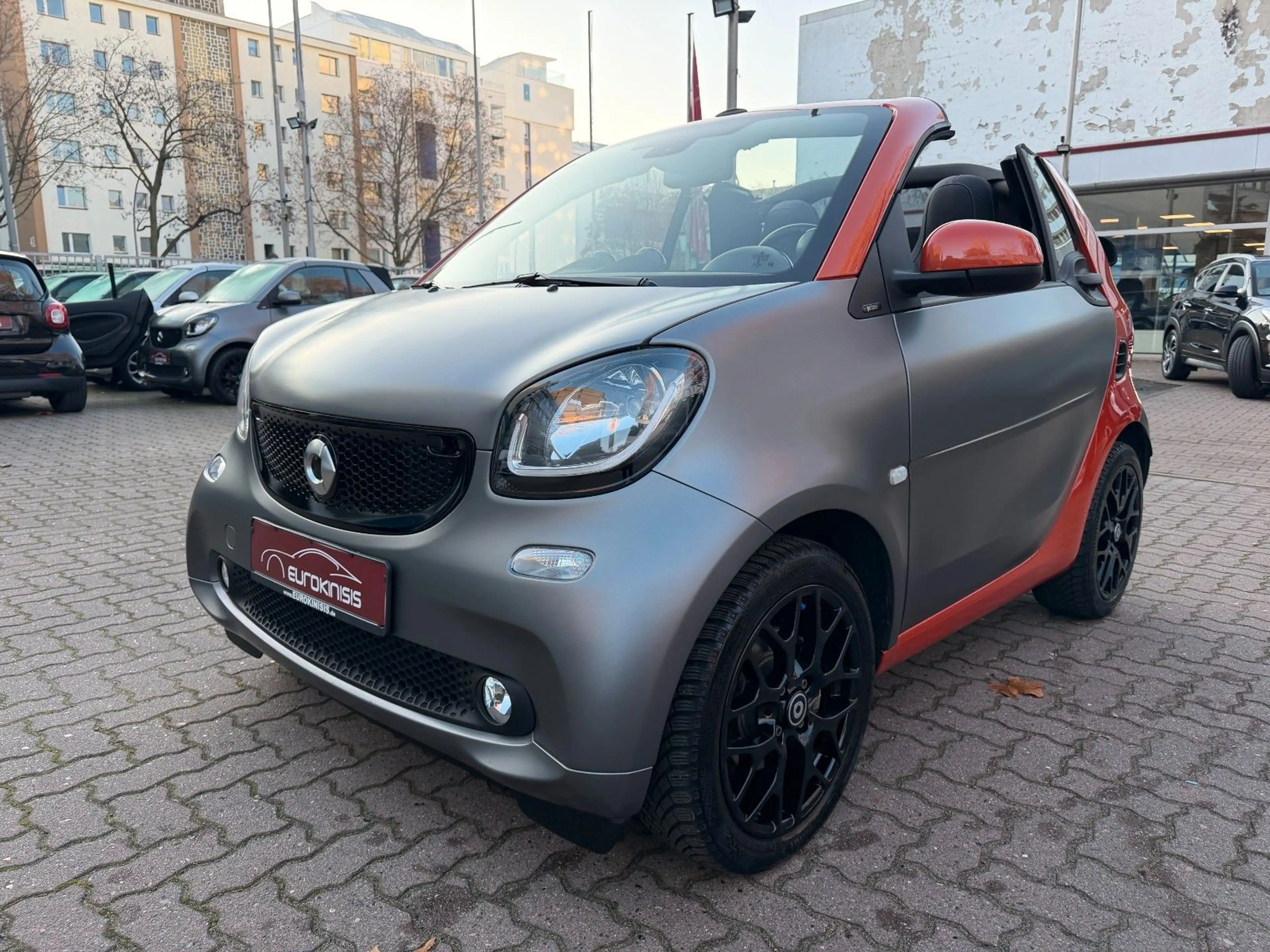 smart forTwo fortwo cabrio 66kW DCT prime SPORT*NAVI*SHZ*KAM* — photo 8