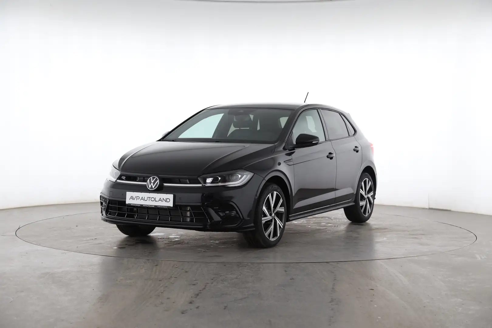 Volkswagen Polo 1.0 TSI DSG R-Line | PANO | NAVI | LED | Zwart - 2