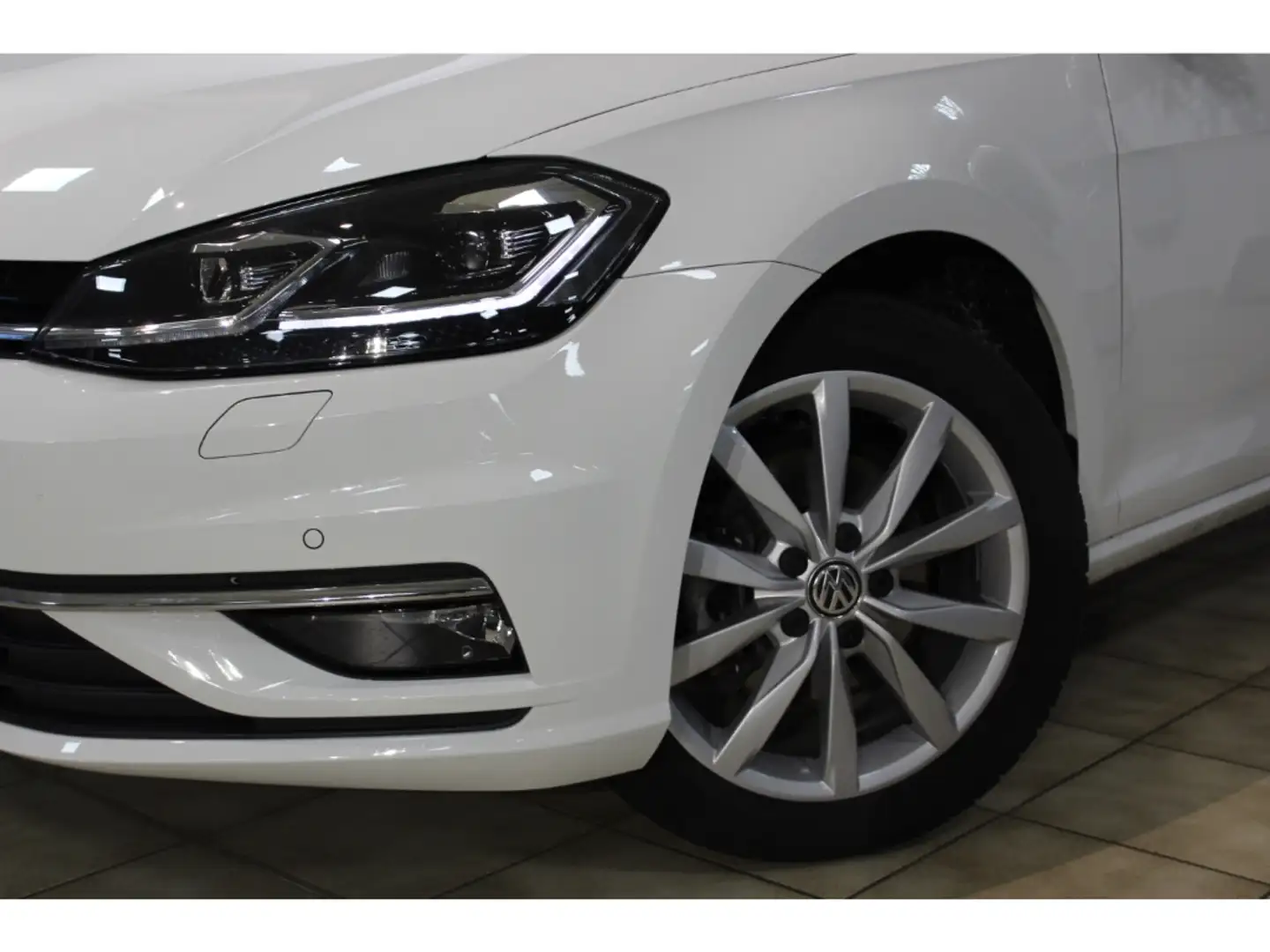 Volkswagen Golf Variant 1.5 TSI DSG Highline LED Navi Kurvenlicht Massages Weiß - 2