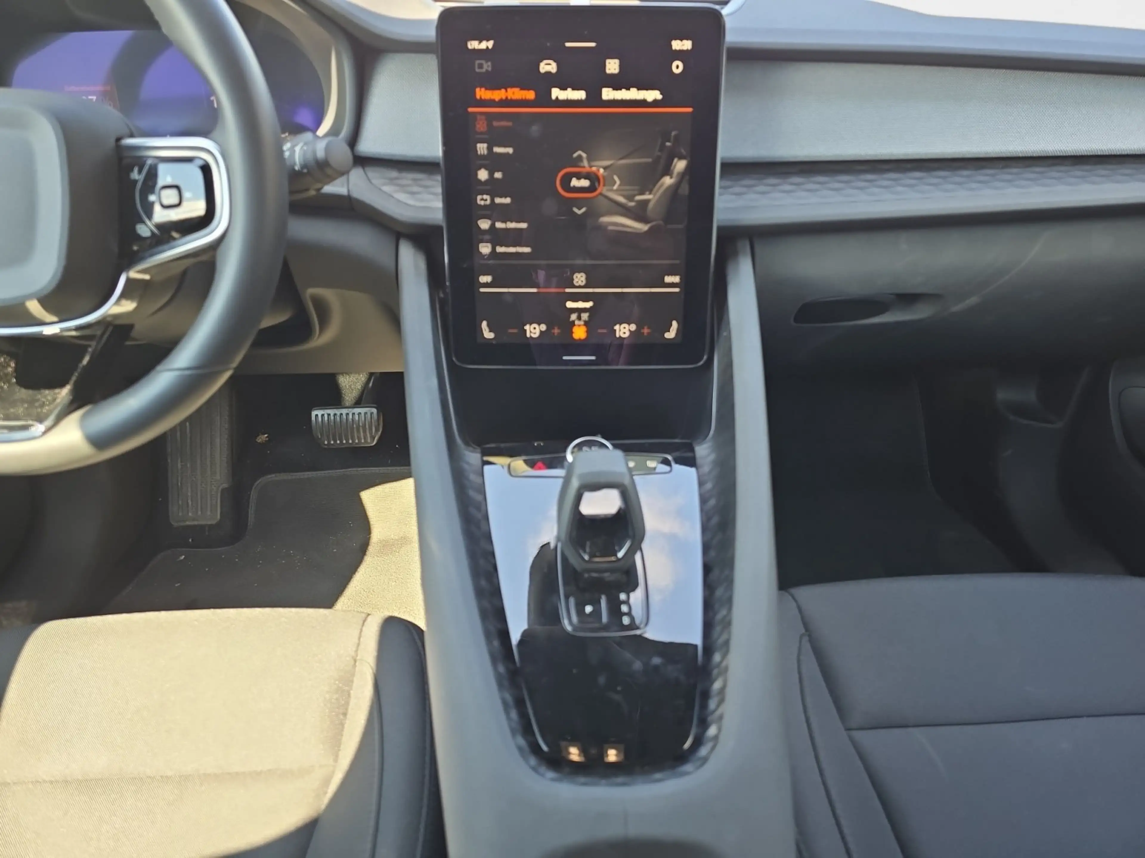 Polestar 2 Long Range Single — photo 12