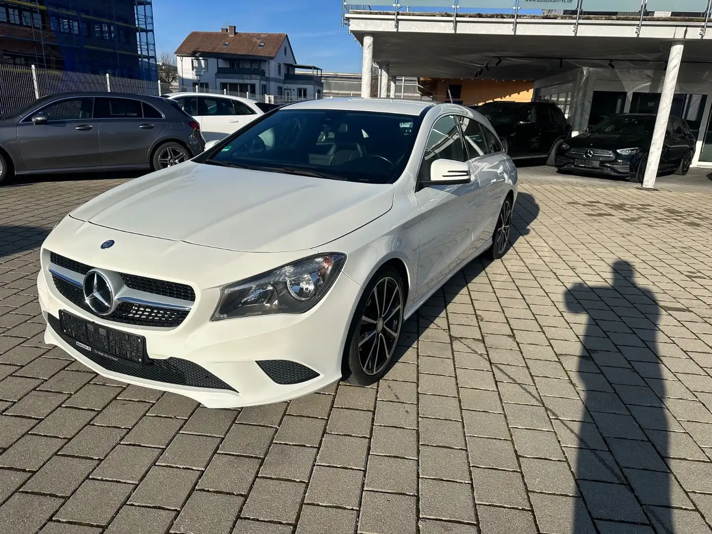 Mercedes-Benz CLA 200 *Navi*RCAM Weiß - 2