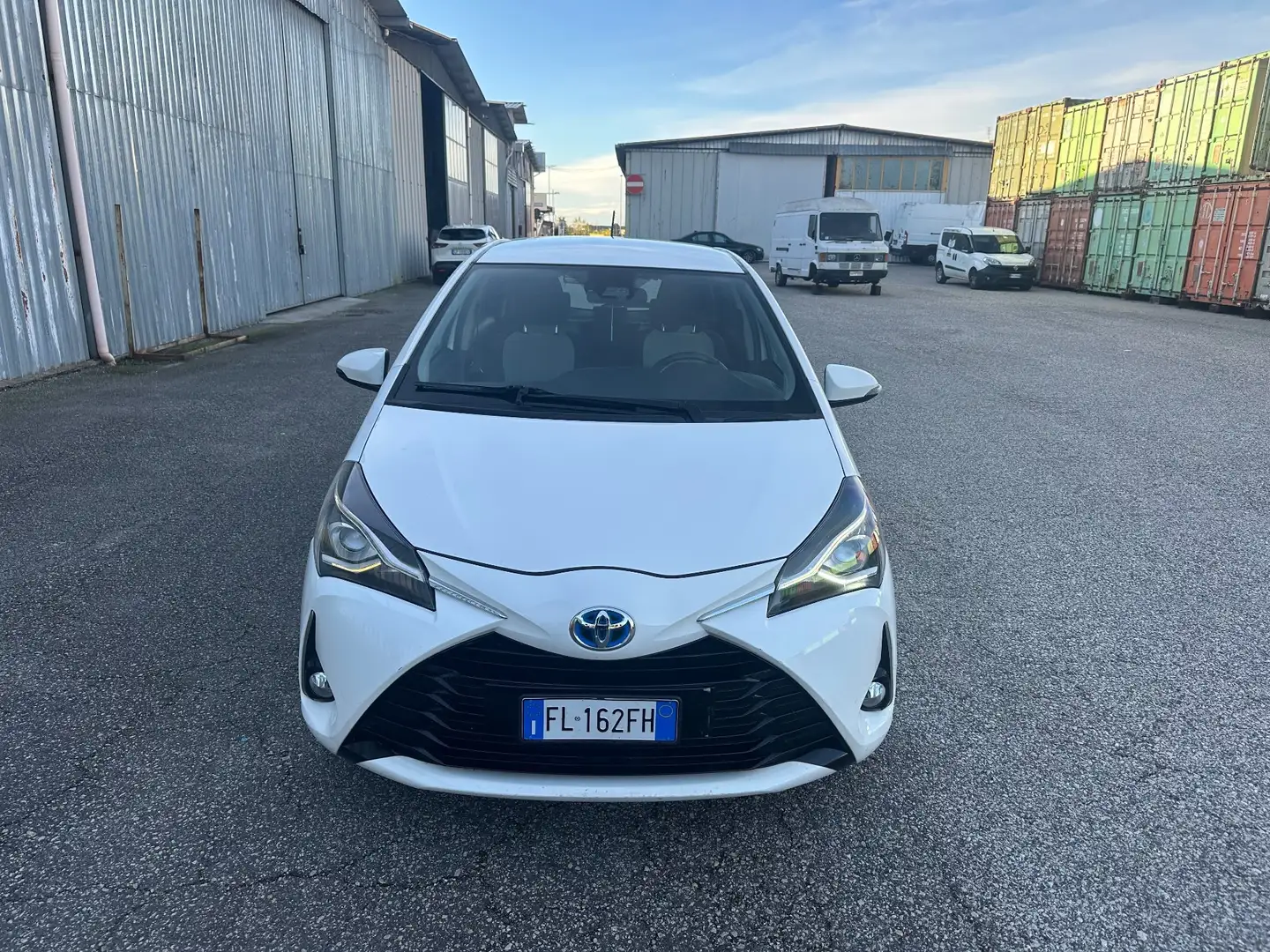 Toyota Yaris 1.5 HYBRID a autom KM VERI Bianco - 2