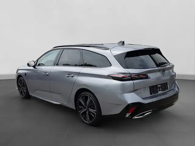 Peugeot 308 view 3