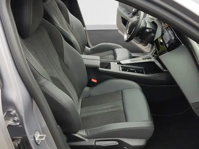 Peugeot 308 view 9