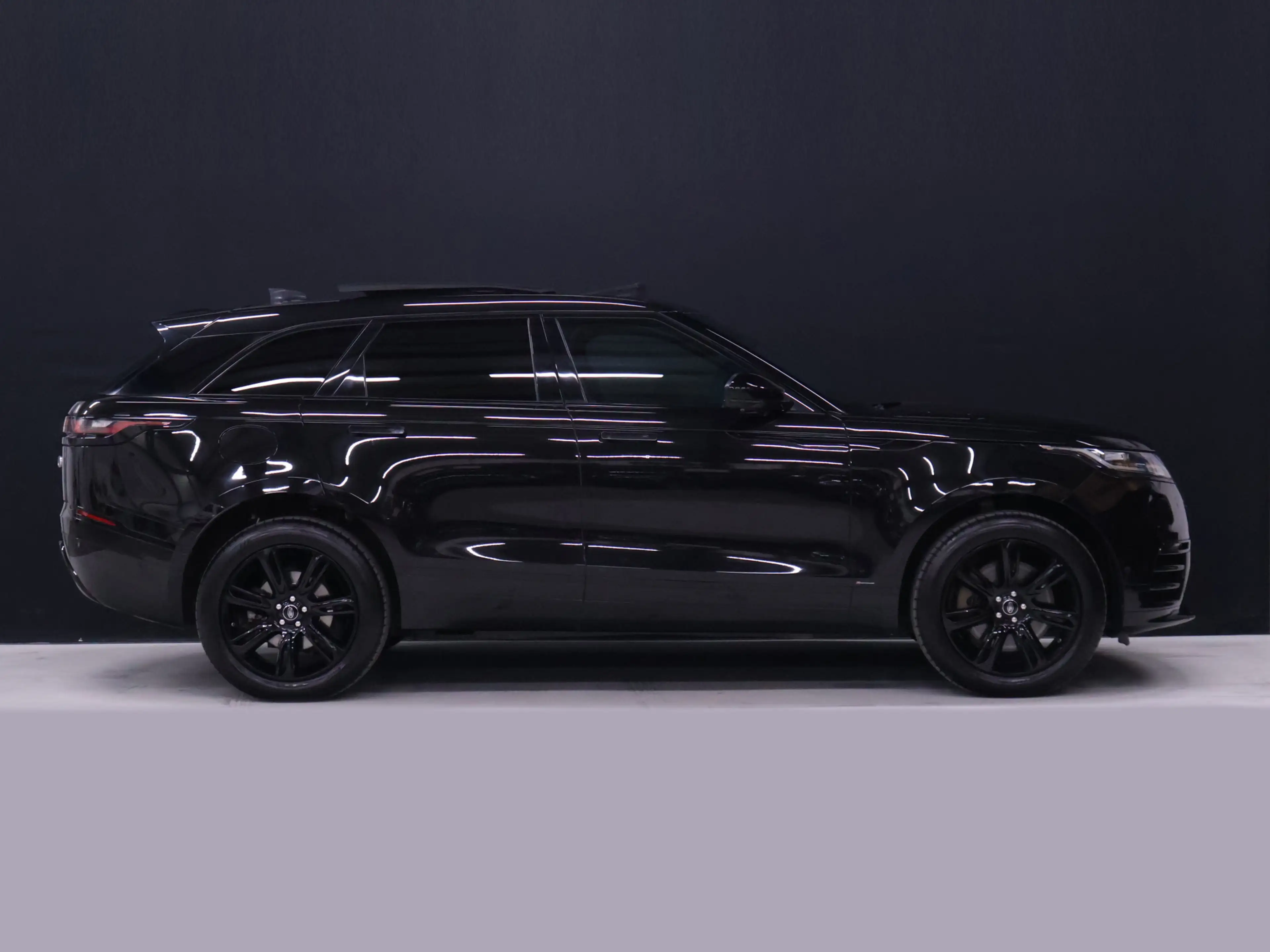 Land Rover Range Rover Velar 2.0 P400e R-Dynamic HSE [SCHUIFKANTELDAK, MERIDAN — photo 3