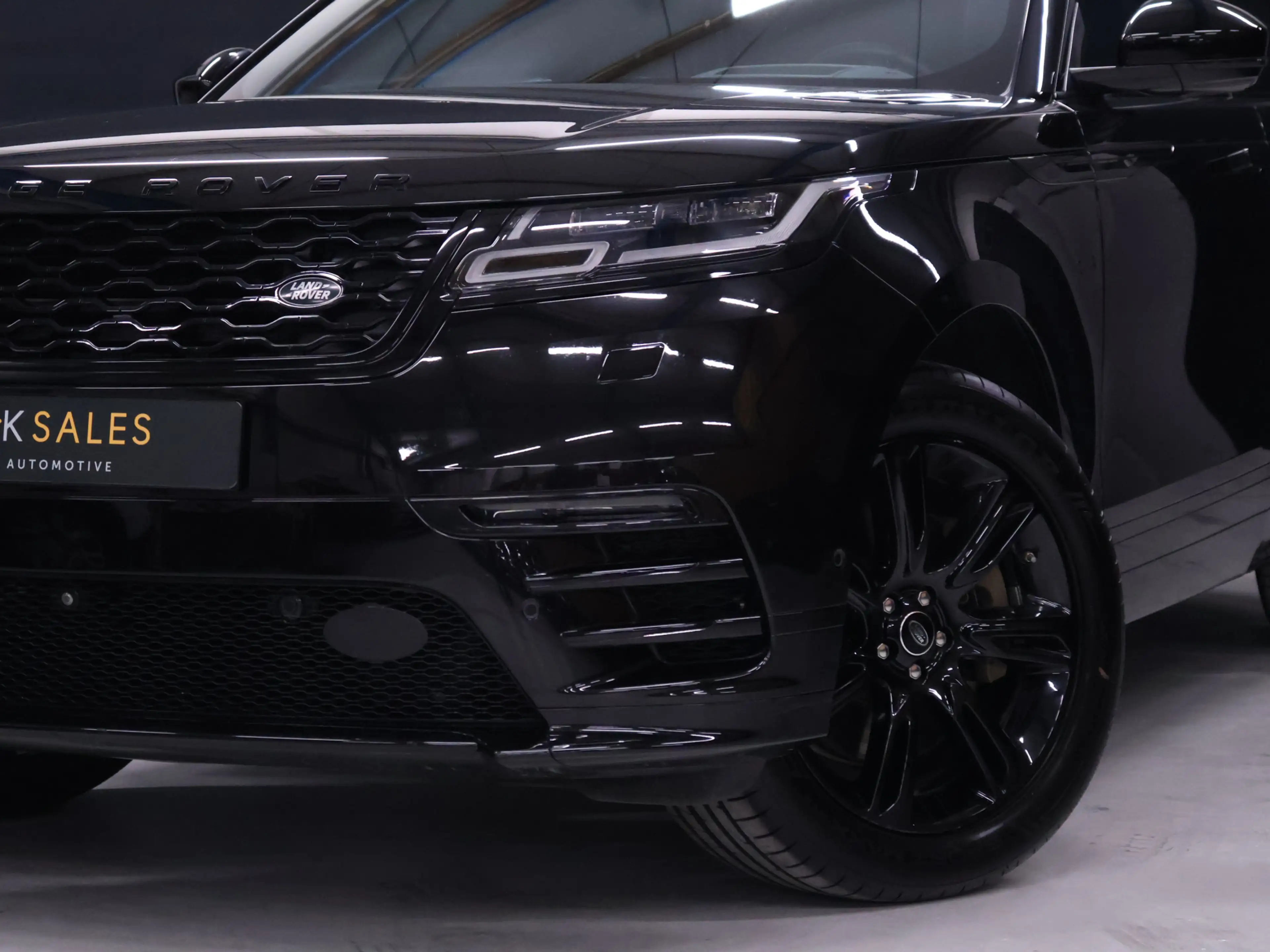 Land Rover Range Rover Velar 2.0 P400e R-Dynamic HSE [SCHUIFKANTELDAK, MERIDAN — photo 26