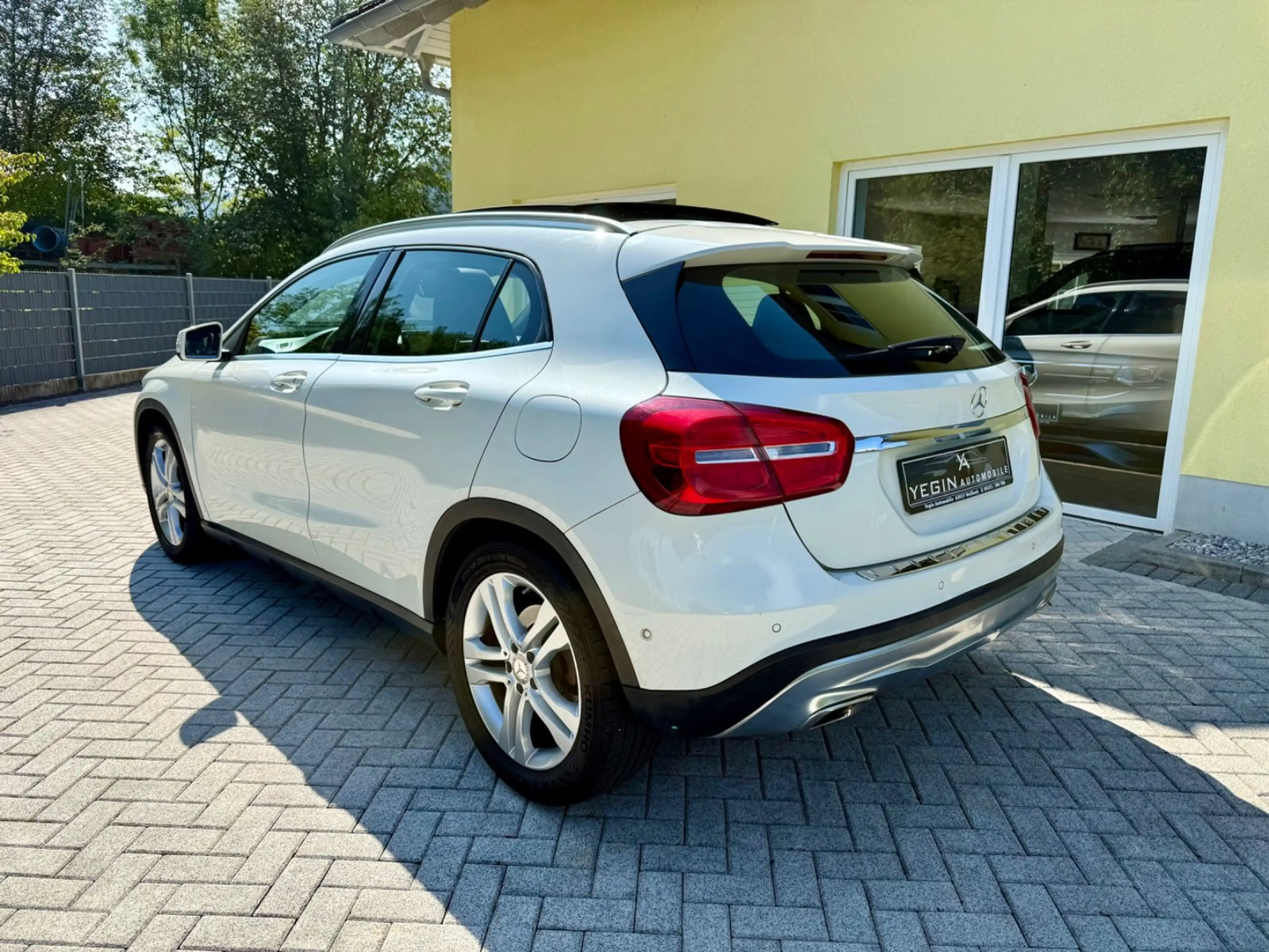 Mercedes-Benz GLA 200 Urban Sitzheizung-Bi-Xenon-Pano — photo 7