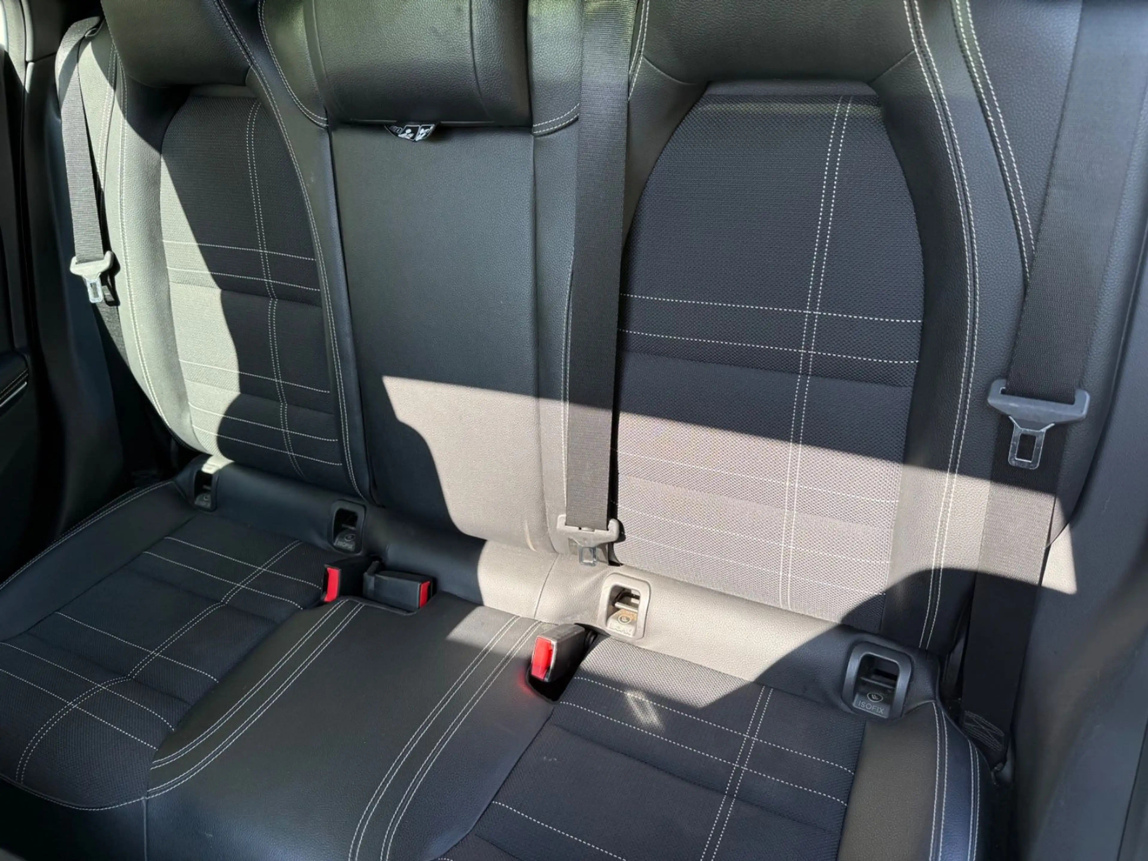 Mercedes-Benz GLA 200 Urban Sitzheizung-Bi-Xenon-Pano — photo 11
