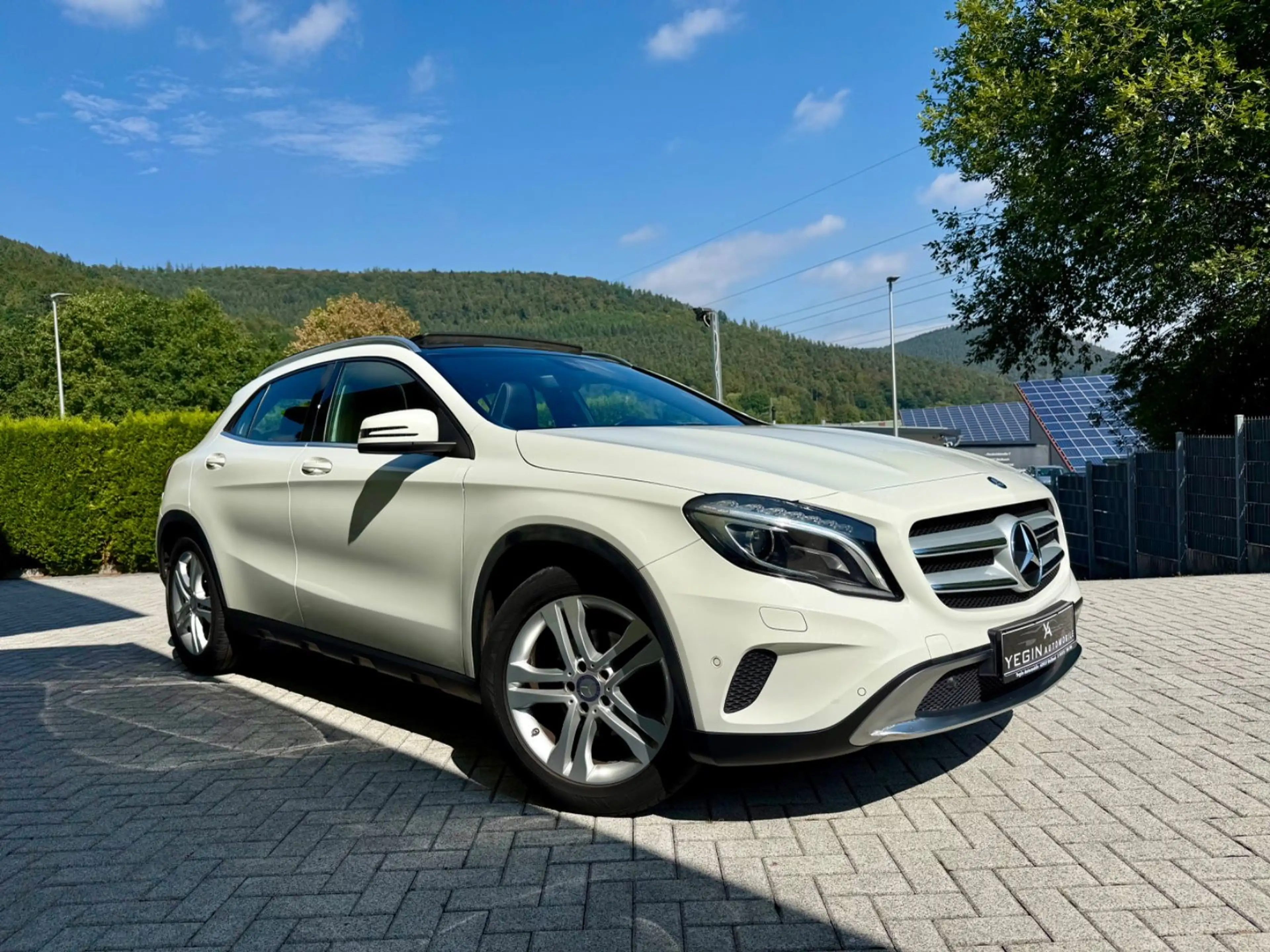 Mercedes-Benz GLA 200 Urban Sitzheizung-Bi-Xenon-Pano