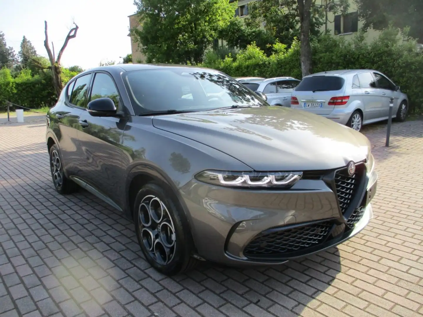 Alfa Romeo Tonale 1.6 diesel 130Cv TCT6 Sprint Matrix/CarPlay Grijs - 2