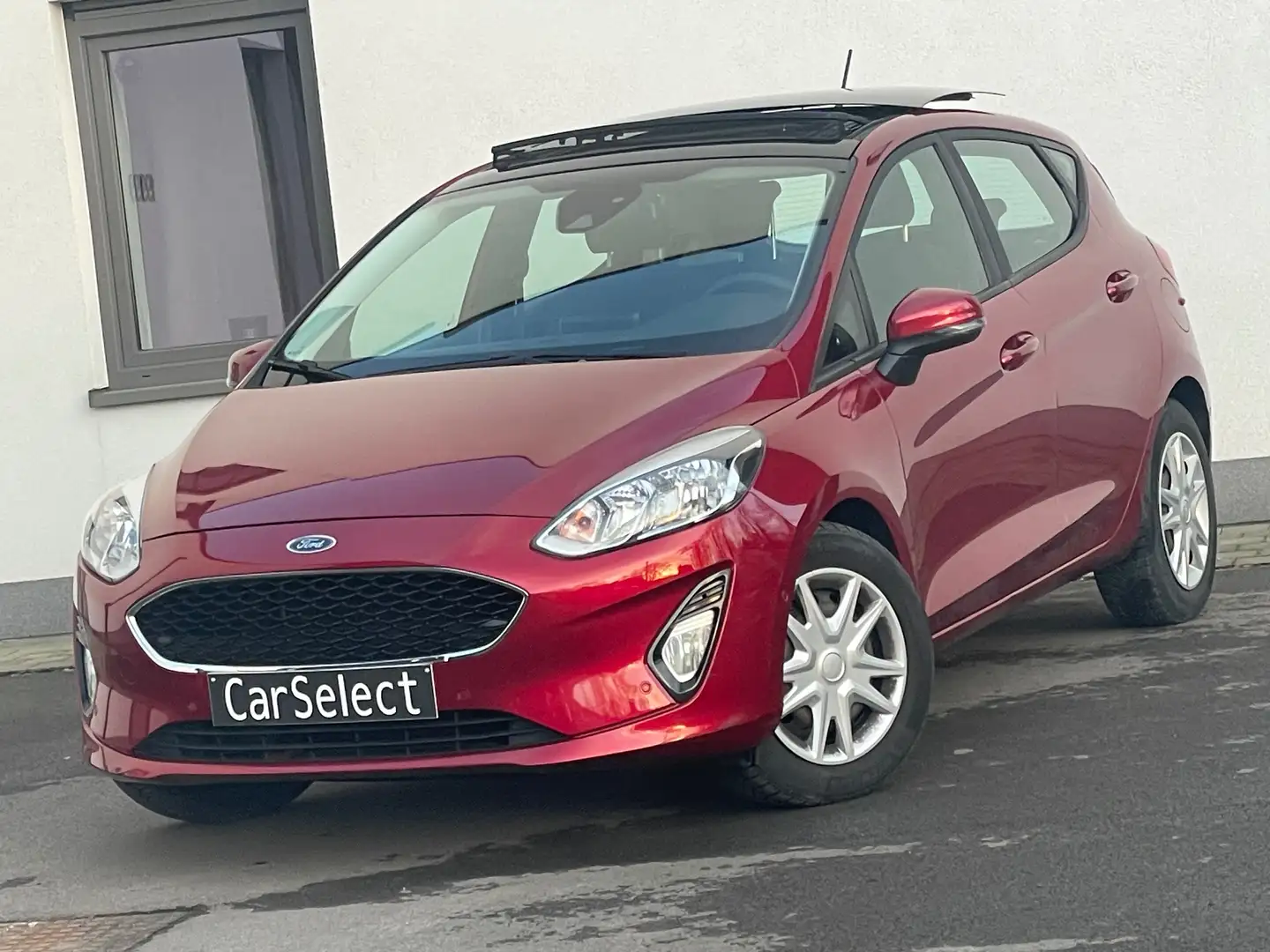 Ford Fiesta 1.1i Business // toit pano ouvrant // Gar. 12 M. Rouge - 1