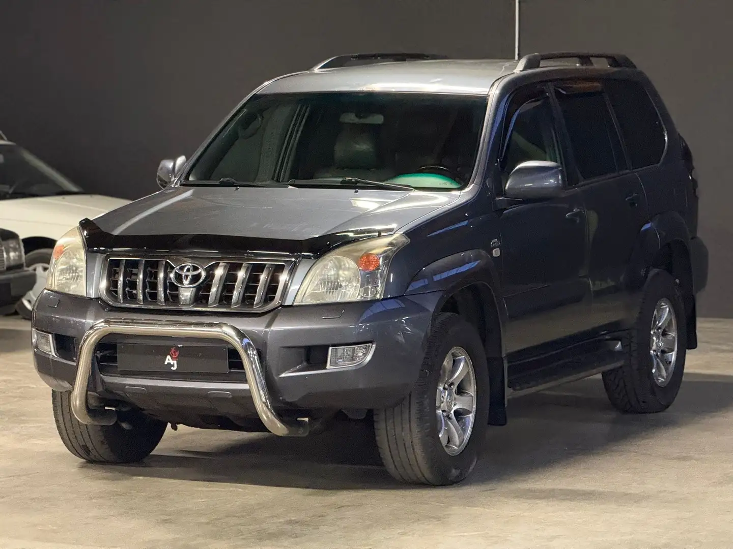 Toyota Land Cruiser D-4D Aut. // Executive // Only Export // 7 Seats Grijs - 1