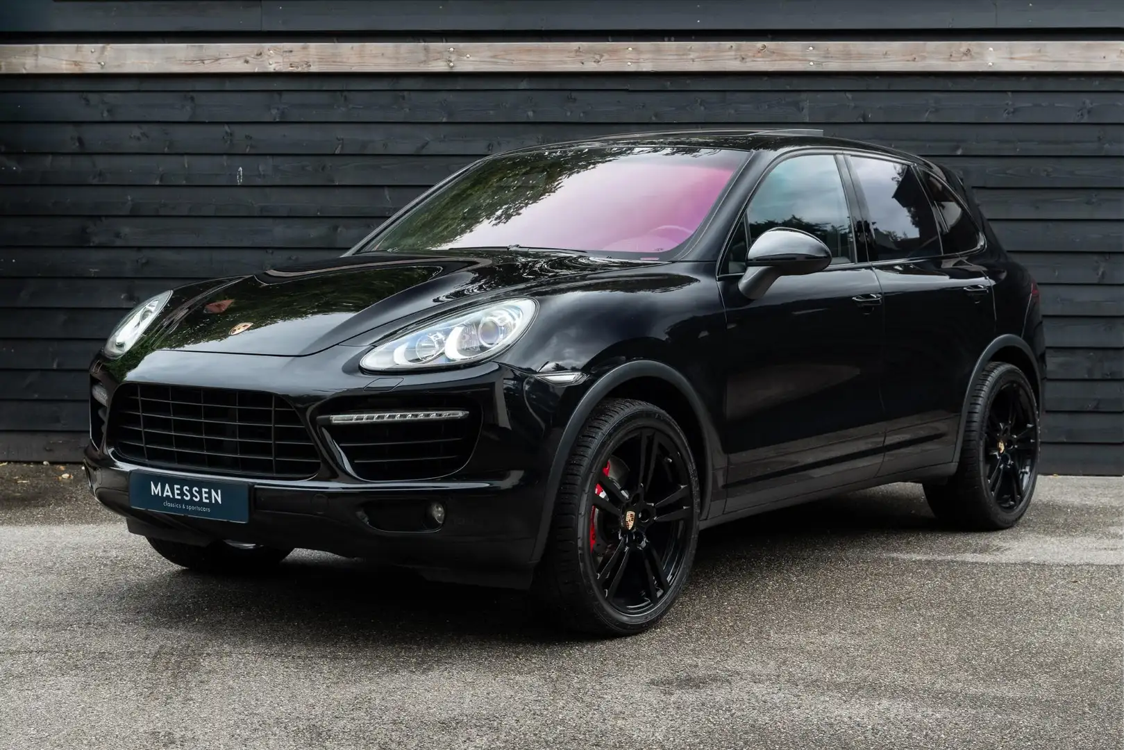 Porsche Cayenne 4.8 Turbo Youngtimer - Bijzondere opties Nero - 1
