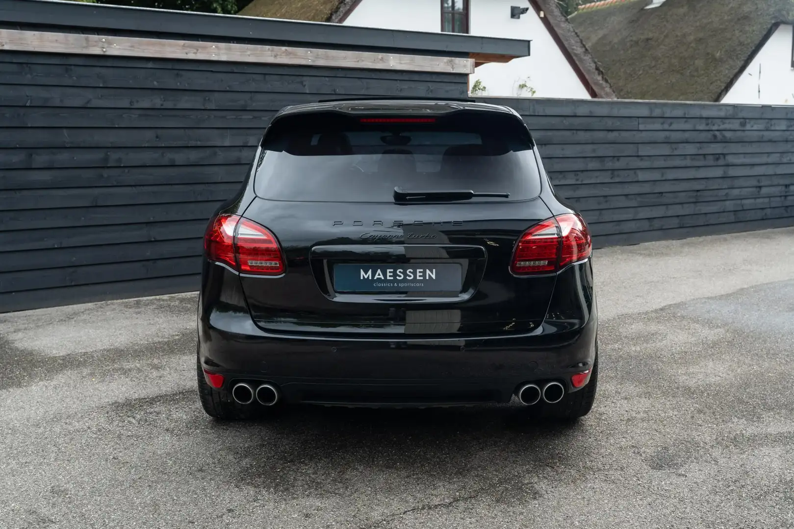 Porsche Cayenne 4.8 Turbo Youngtimer - Bijzondere opties Nero - 2