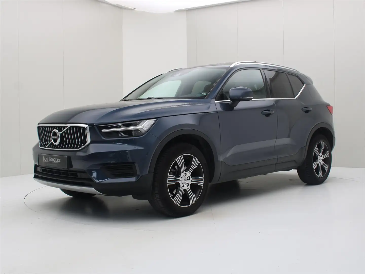 Volvo XC40 T3 163pk 6-bak Inscription [ PANODAK+H&K+CAMERA+CL Bleu - 1