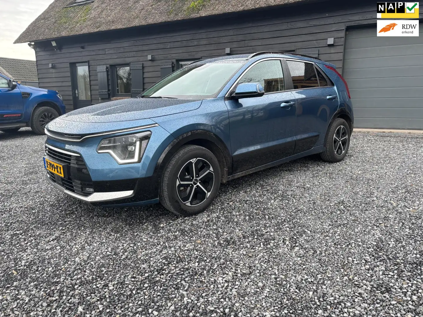 Kia Niro 1.6 GDi Hybrid DynamicLine Blauw - 1
