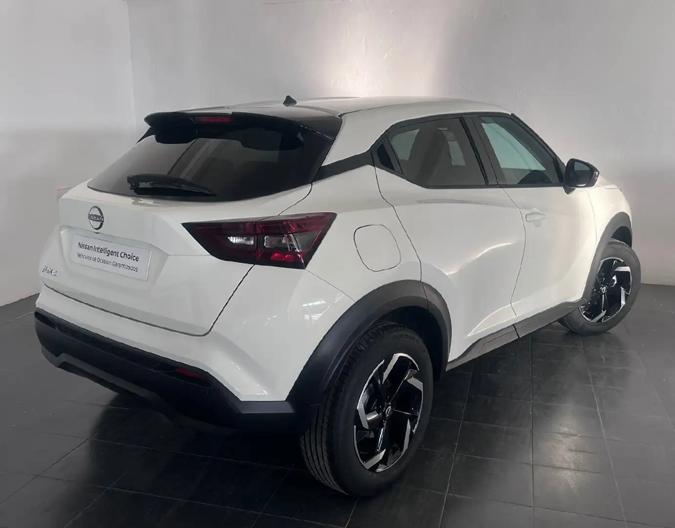Nissan Juke 1.0 DIG-T Acenta 4x2 DCT 7 114 - 2