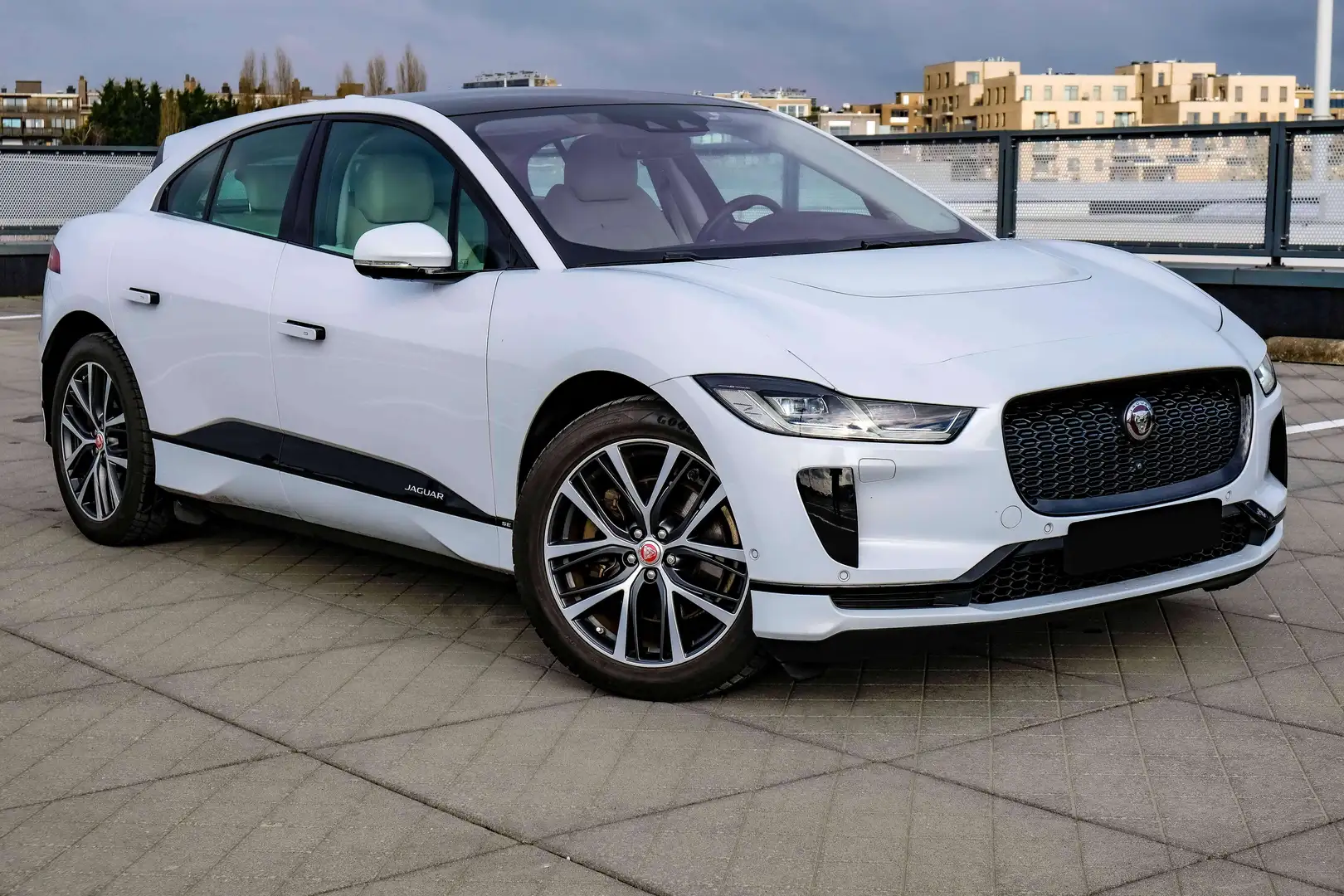 Jaguar I-Pace EV400 SE AWD Historiek BTWwagen Blanc - 1