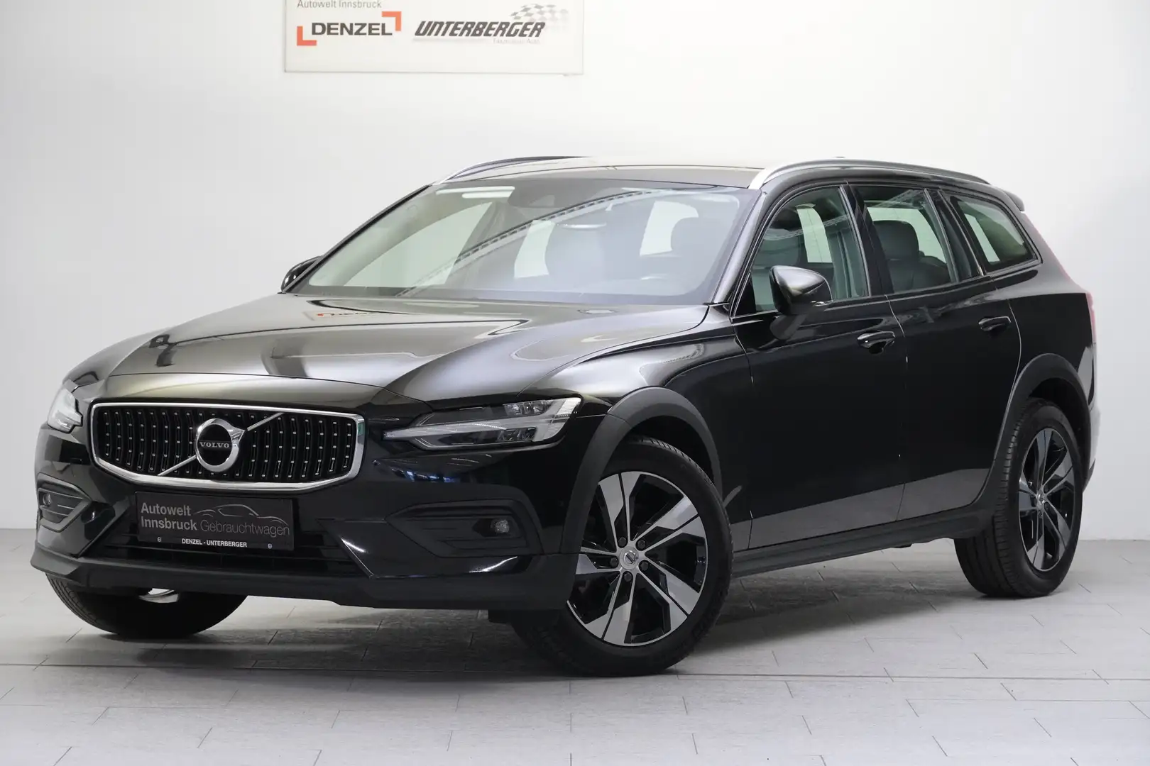 Volvo V60 Cross Country Pro Geartronic Noir - 2
