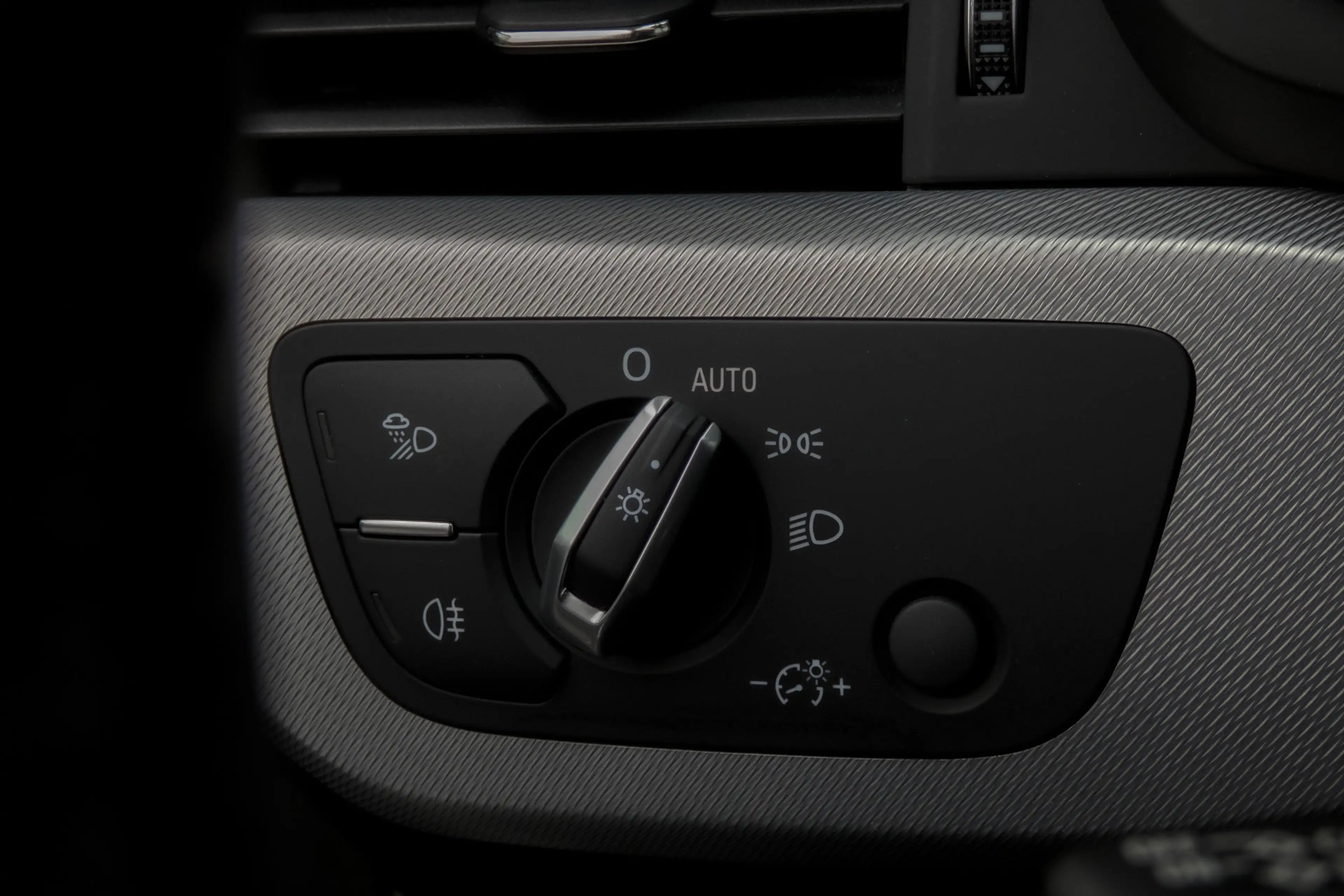 Audi A4 Avant 2.0 TFSI MHEV Design Pro Line Plus | Virtual — photo 40
