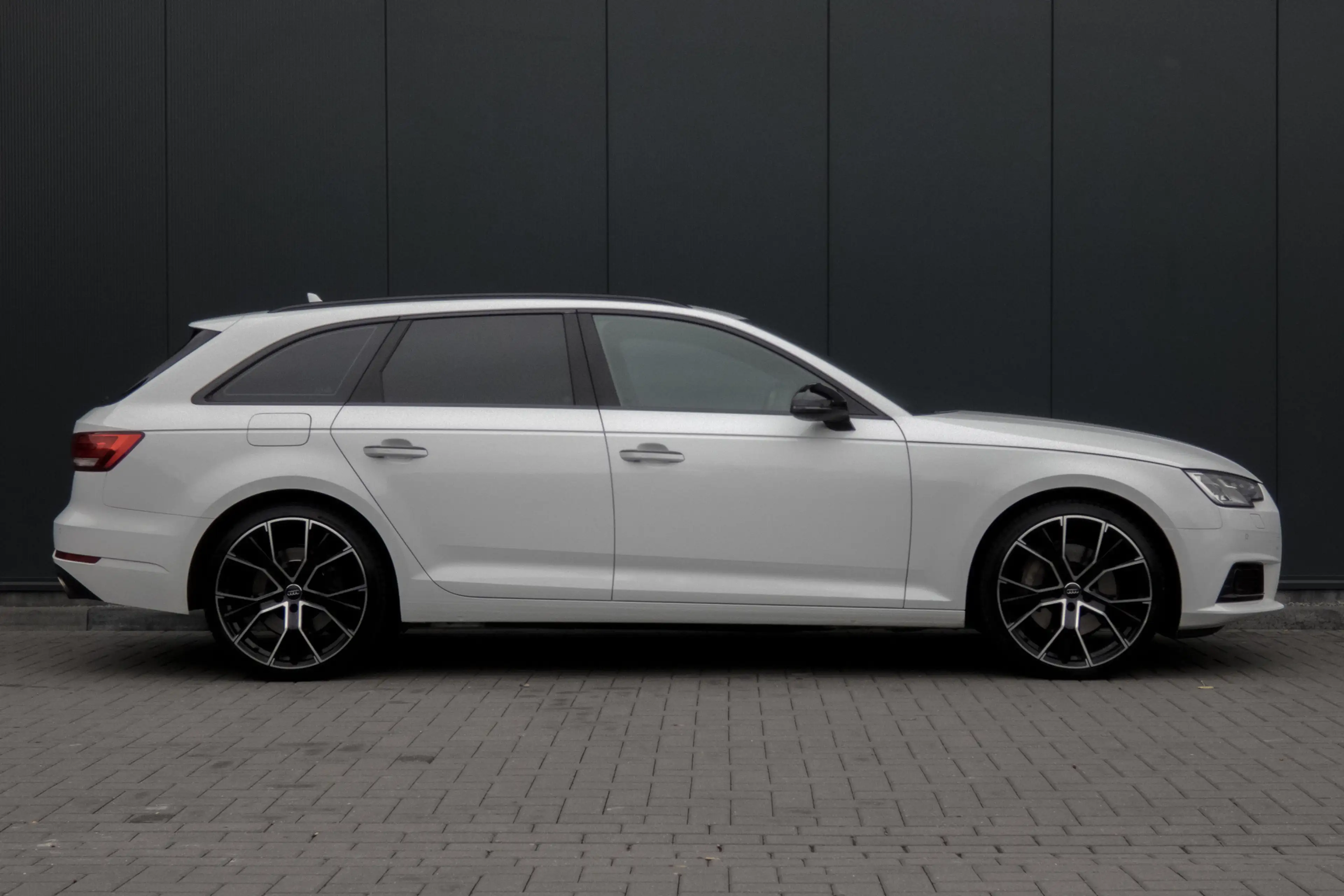 Audi A4 Avant 2.0 TFSI MHEV Design Pro Line Plus | Virtual — photo 10