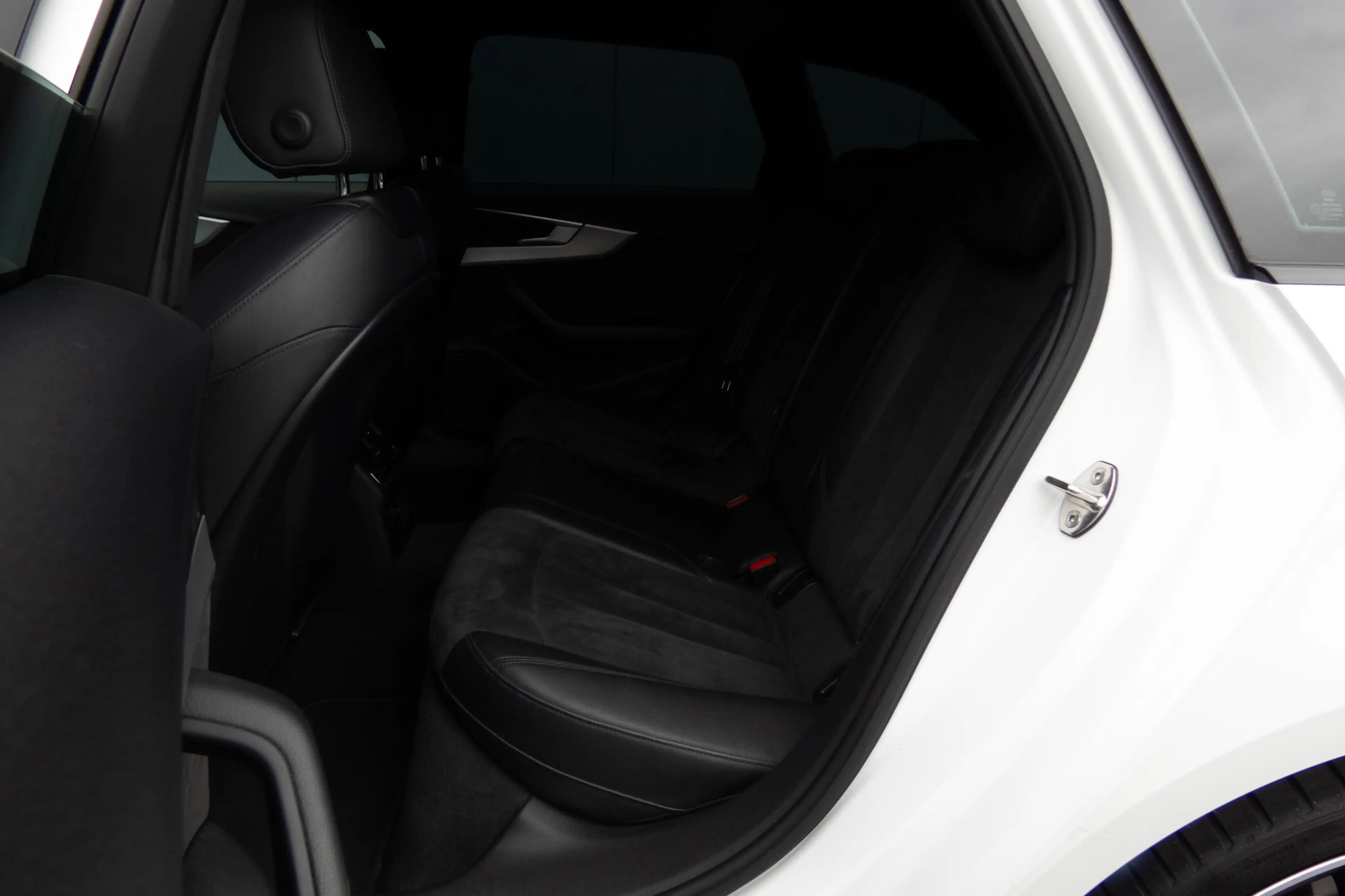 Audi A4 Avant 2.0 TFSI MHEV Design Pro Line Plus | Virtual — photo 26