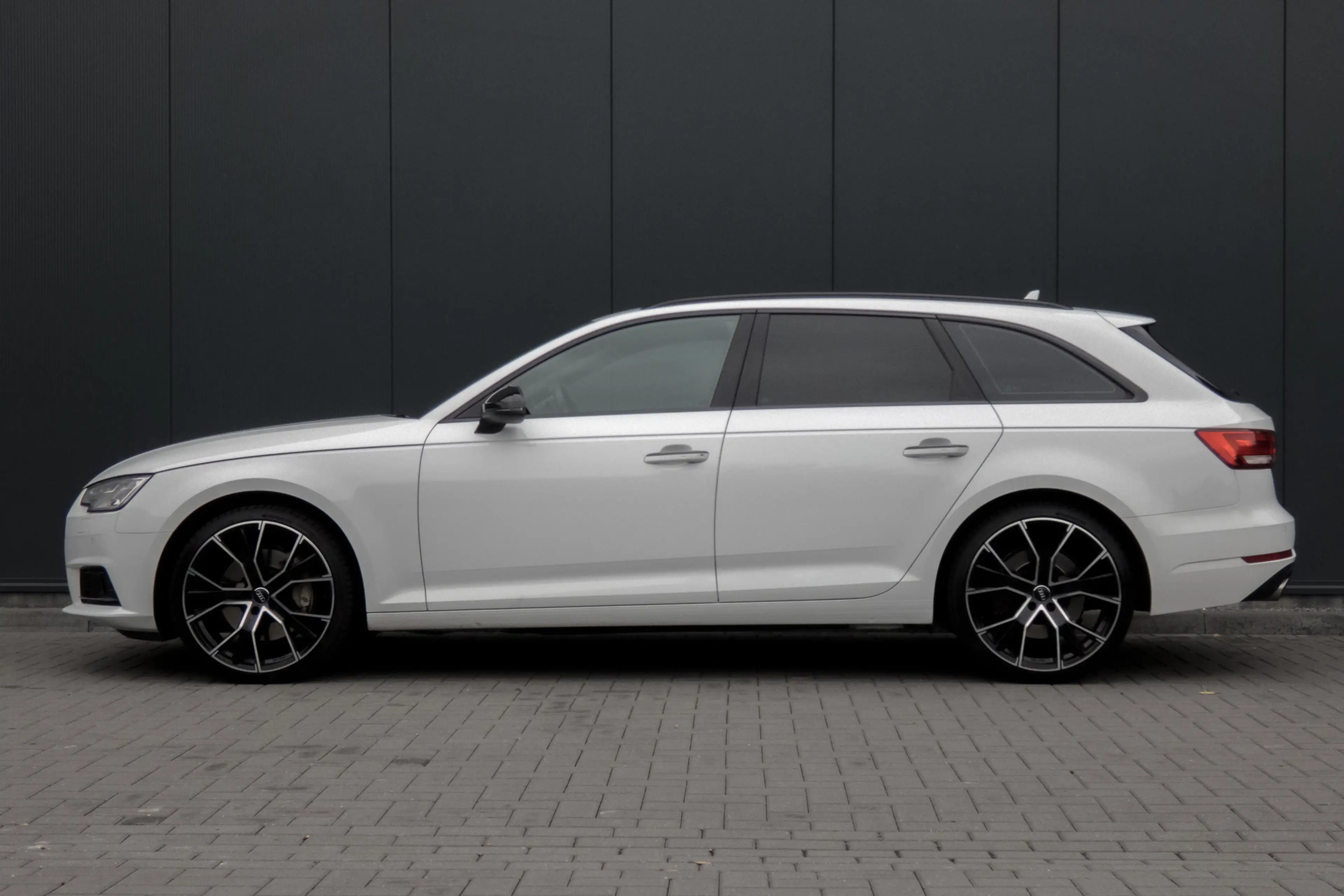 Audi A4 Avant 2.0 TFSI MHEV Design Pro Line Plus | Virtual — photo 15